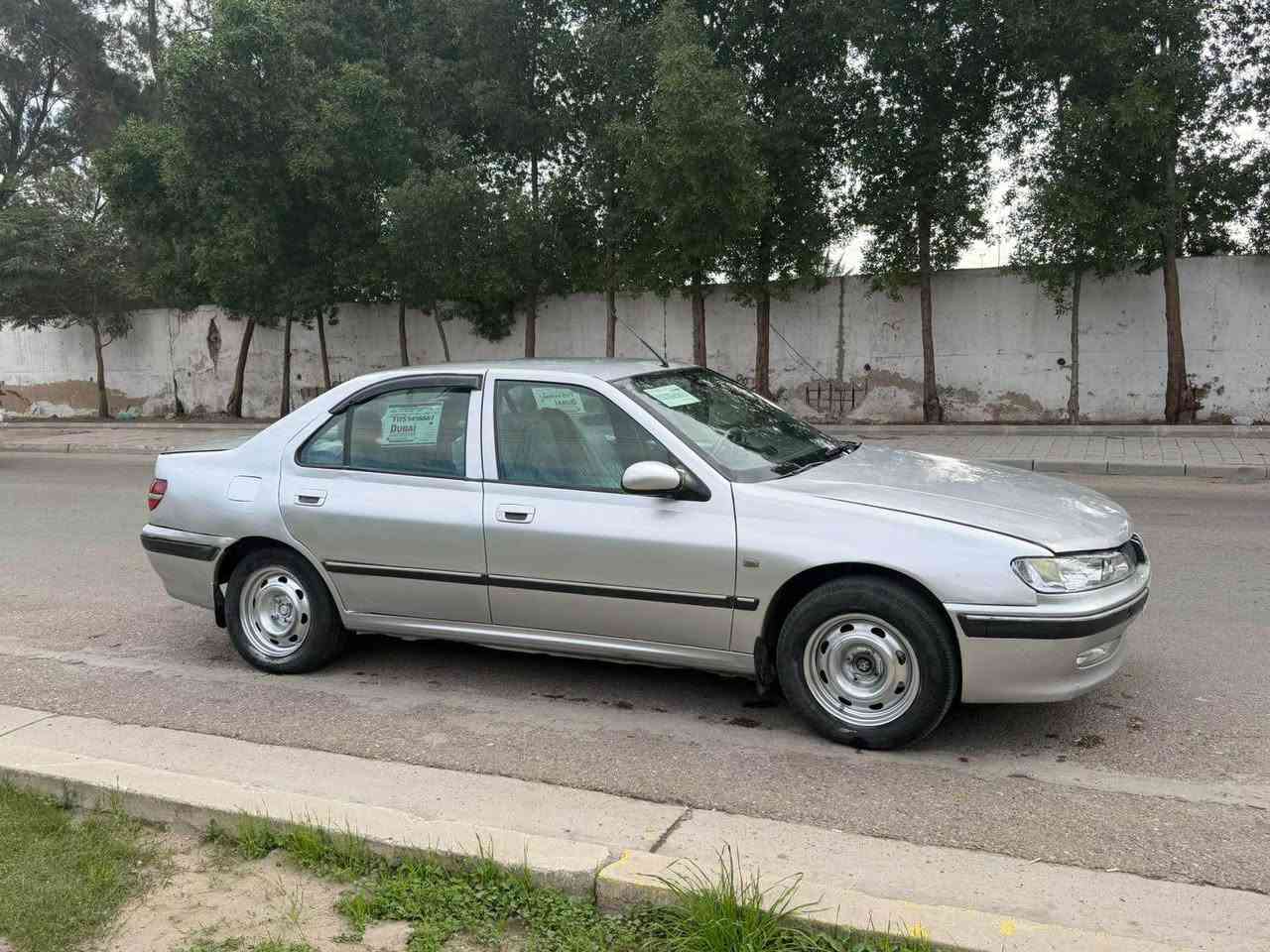 بيجو 406 موديل 2001  للبيع السعر 29 ورقه قفل قفل رقم بغداد الجديد تحويل مباشر كير مكينه خير من الله كير عادي داخل نضيف مصبوغه حزام بيها ضربه بالجنطه سياره جاهزه ومناسبه بالخير عل ياخذها مكاني العامريه *********** بغداد, العراق
