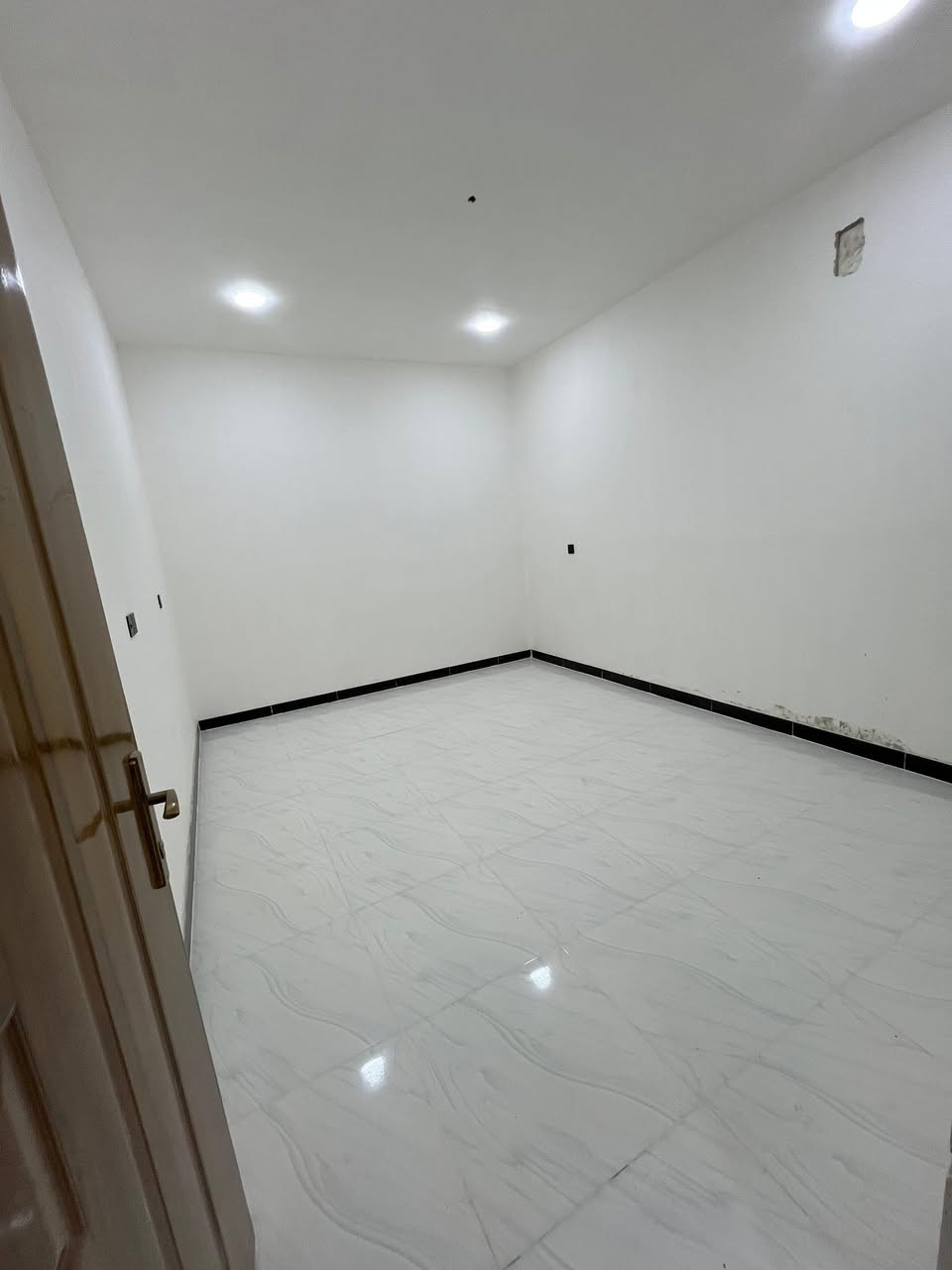 📍الموقع:حي اور قرب   صباح الخياط مقابل عمار ابن ياسر
👷‍♂️البناء:حديث درجه اولى 

🔹المساحه: 70م

🔹الواجهه:3ونص

🔹النزال :20متر

🏠 تفاصيل العقار

طابقين متميزين بتصميم حديث

🔶3غرف نوم واسعه

🔶حولي مطبخ +مطبخ حار 

🔶خدمات متكامله 

☎️للاستفسار والمشاهدة (اتصال + واتساب):

(محمد الدلال)

***********📞
