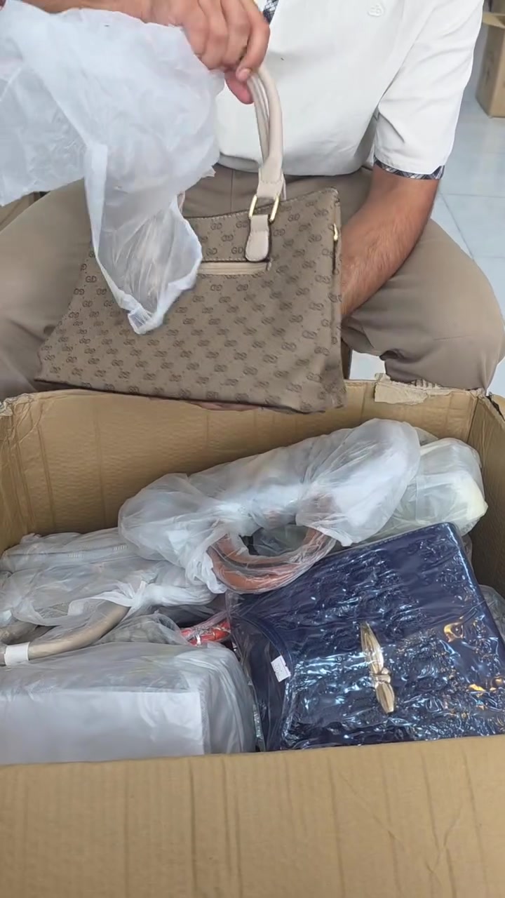 على بركة الله كسر وجبه جديد من الجنط النسائي الماركات قطع كلش حلوه وتجنن وباقي التفاصيل داخل الفيديو ويدللون زبائننا 

العنوان كوت بداية الخاجيه من جهه الزهراء قرب مدارس النهرين النموذجية #ملابس_براندات


**إذا كنت صاحب هذا الإعلان وتريد حذفه لأي سبب، رجاءا أرسل رسالة إلى الدعم الفني**