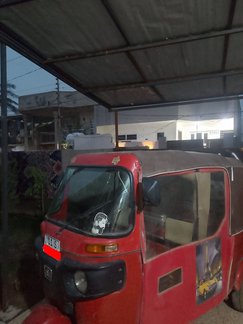 سلام عليكم تكتك بجاج موديل 19تكتك حلوه 
للبيع رقم نكليزي  بغداد  السعر 5 ونص   وبيه مجال موبايل *********** غير متواجد علفيس  مكان ديالى بعقوبه كاطون الرازي
