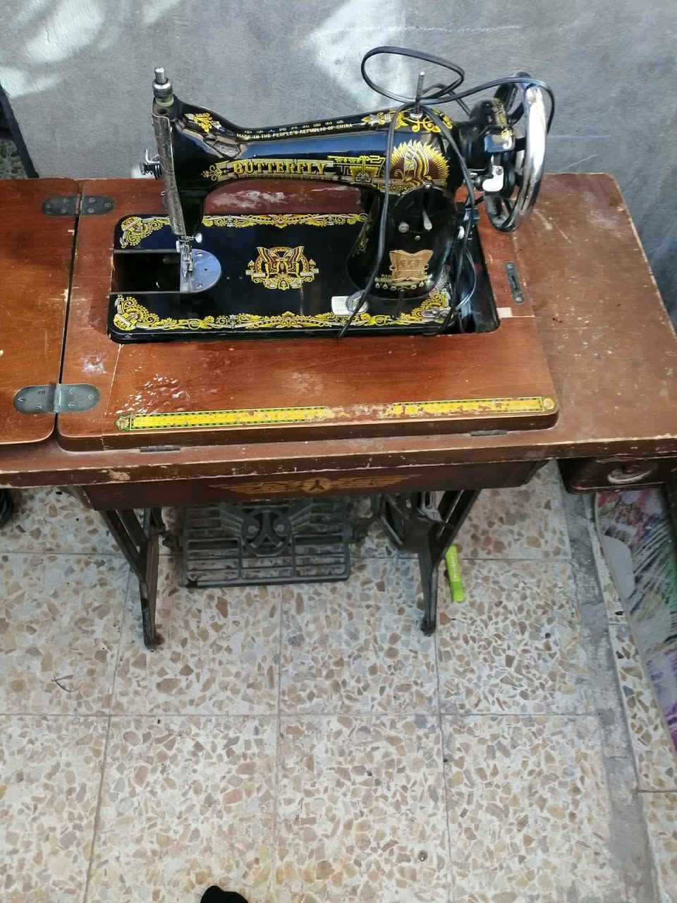 السلام عليكم... مكلف بالنشررر...
ماكنة خياطة نوع فراشه ياباني نضيفه شوفة عينك كل خلل مابيه ع فحص ماطور كهرباء كلشي بيه شغال ونضيف مكانه مركز الديوانية.. هذا رقم راعيه *********** سعره 100 وبيه مجال ان شاء الله
