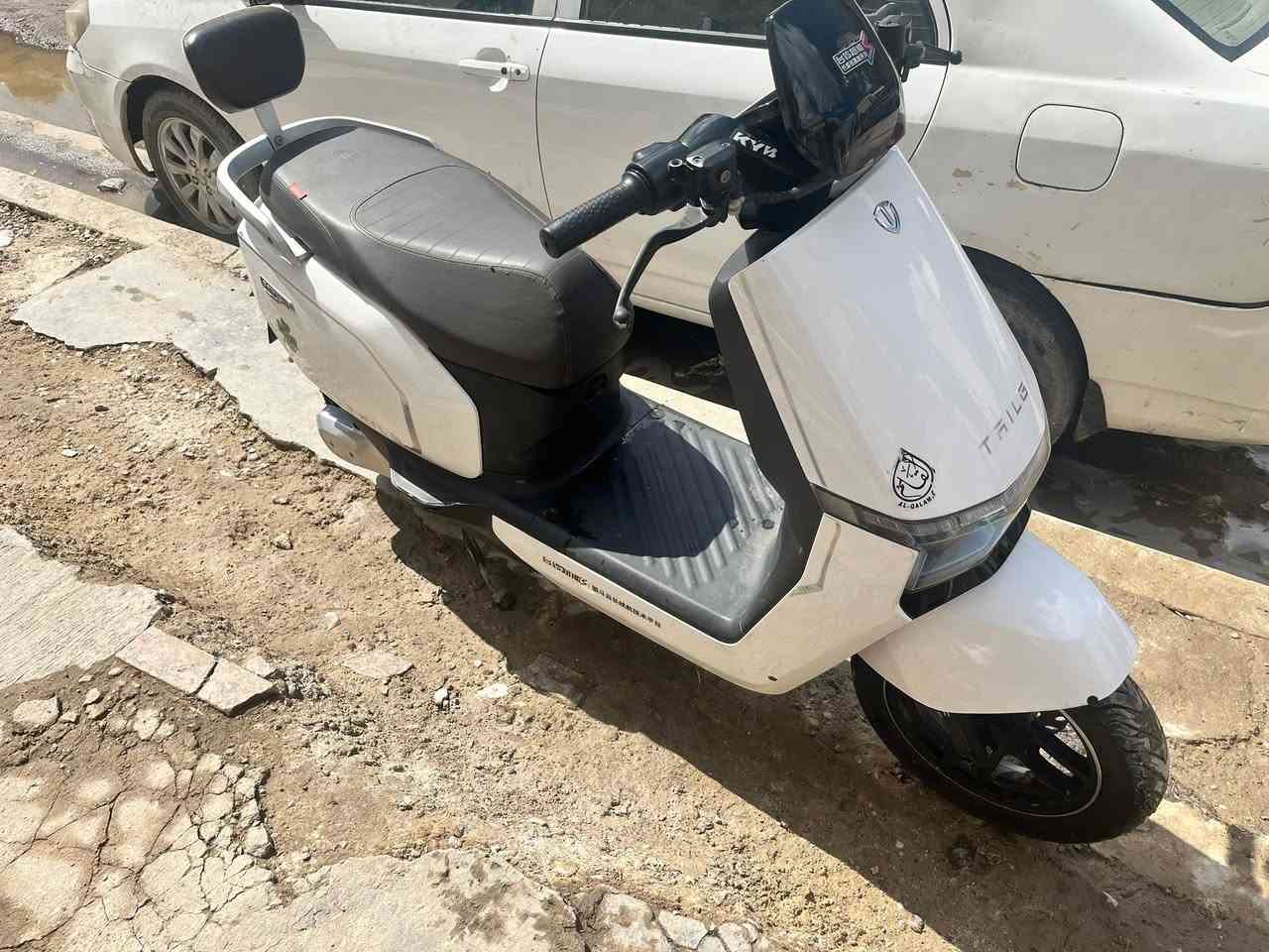 دراجة شحن تالج f71 ملف 2000w بس الشاشة غلط سعرهة 650 بيهة مجال بسيط عنوان شارع فلسطين ***********
