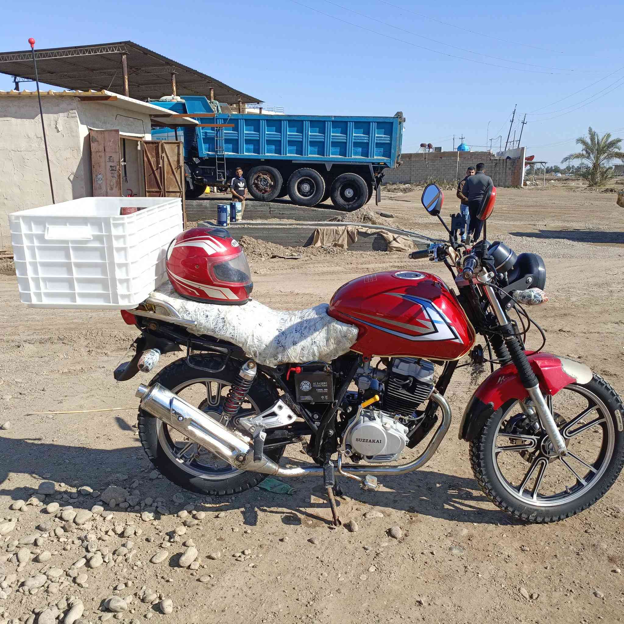 سلام عليكم دراجه خير من لله جني بانده البيع السعر650 قفل  اصوليه وراق كامله بشرط مانقصه شي شوفت عينك نضافه 100  ***********
