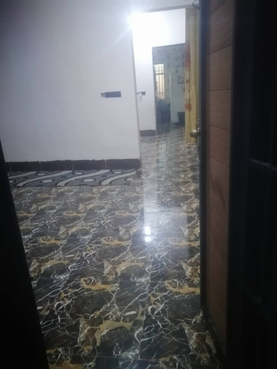 بيت طابقين الفوك مامصبوب بل رحه جاهز بس تسكن كهرباء مولد مي كلشي واصل يرهم مراوس ويرهم بيع التواصل على ***********

