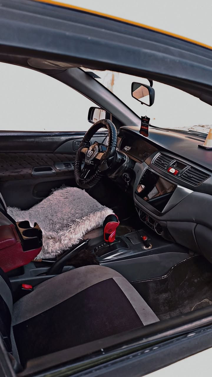 مستيبوشي لانسر 2009 سياره نضيفه كير ومحرك شرط ماعليها غرامات والهيئه تاخذها مصفره بيها ضربه كدام وجاملق الورا والباقي شرط *********** بي واتساب
