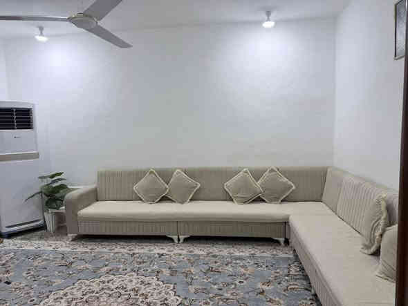 . 🔹️   🔴      بسم الله الرحمن الرحيم         🔴    🔹️

.                              #دار_للبيع🏘

موقع الدار :  حي الامير ✅
____________________________________
#المساحه : ١٦٠ م ✅

#تفاصيل_العقار ::♻️
 بناء طابقين  يتكون الطابق الاول من براني + صاله + مطبخ +غرفتين + صحيات داخليه و خارجيه 

بناء الطابق الثاني:  غرفتين + صاله + مخزن
____________________________________

#السعر_الدار:✅    ١١٥    🔺   يرهم مبادره

____________________________________
#من يرغب بعرض عقار مراسلتنا  على الرقم ( *********** ) و ( *********** ) واتساب 
وارسال جميع التفاصيل والمعلومات( صور العقار + موقع العقار )

🏘مكتب البركة للعقارات حي العسكري مقابيل كراج حي العسكري🏘🔰
