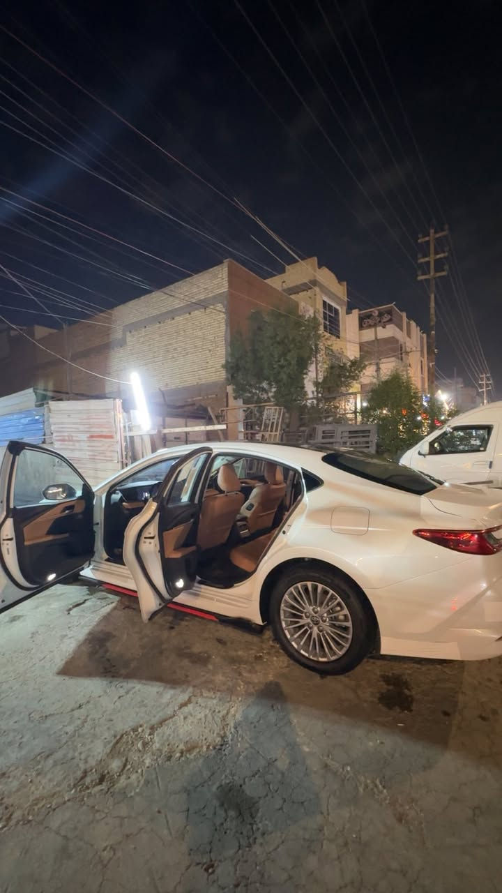 السلام عليكم للبيع كامري موديل 2024خليجي فول مواصفات رقم بغداد با اسمي عارضهة ب225وبيهة مجال العنوان بغداد السيدية الاستفسار على ***********
