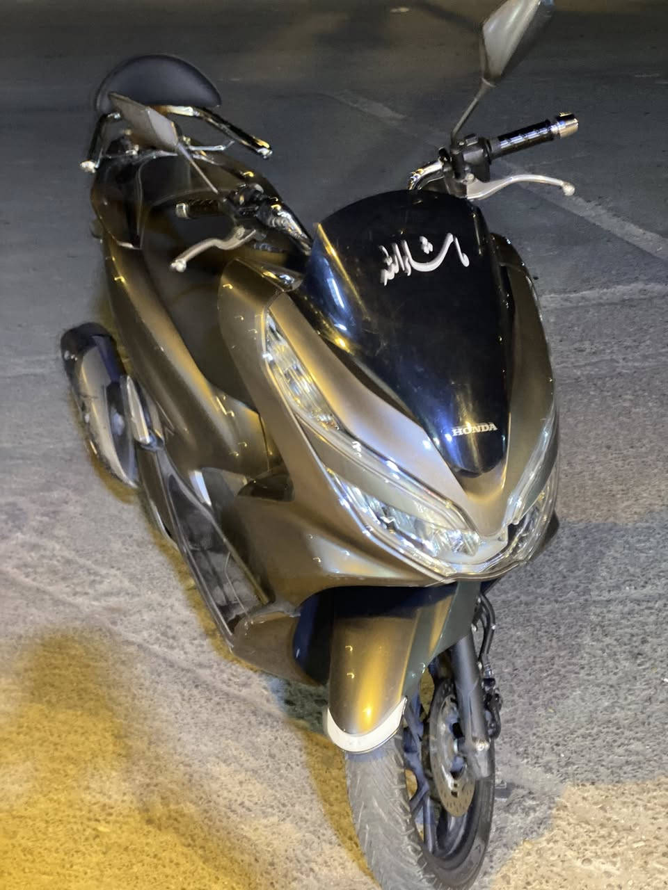السلام عليكم pcx جيل ثالث ياباني بصمتين جي اف محرك 125  محرك وكفرات بلادي دراجه جديده السعر 20 وبيها مجال مكاني شارع فلسطين ***********
