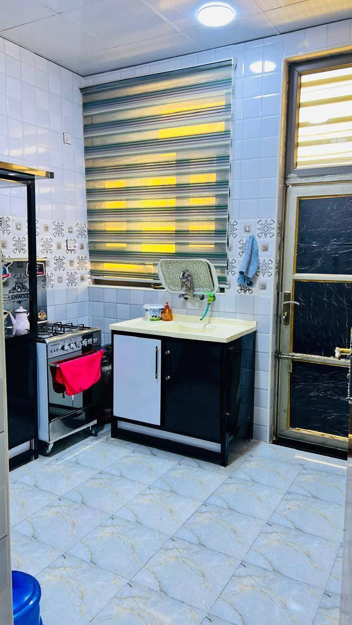 دار سكني #للايجار🏠

موقعه الديوانية #الاسكان_شارع_مكتب_الحياة 
البيت بناء حديث ونظيف كلش البيت طابقين 
يحتوي الطابق الاول علئ غرفه نوم وصاله ومطبخ وصحيات واستقبال وطارمه زغيره 
يحتوي الطابق الثاني علئ غرفتين نوم وصاله 

 #للاستفسار اكثر 
#واتساب_اتصال_***********
أو مراجعه مكتب السند للعقار الكائن في الجزائر شارع المطاعم مقابل مدارس التفوق الاهليه
