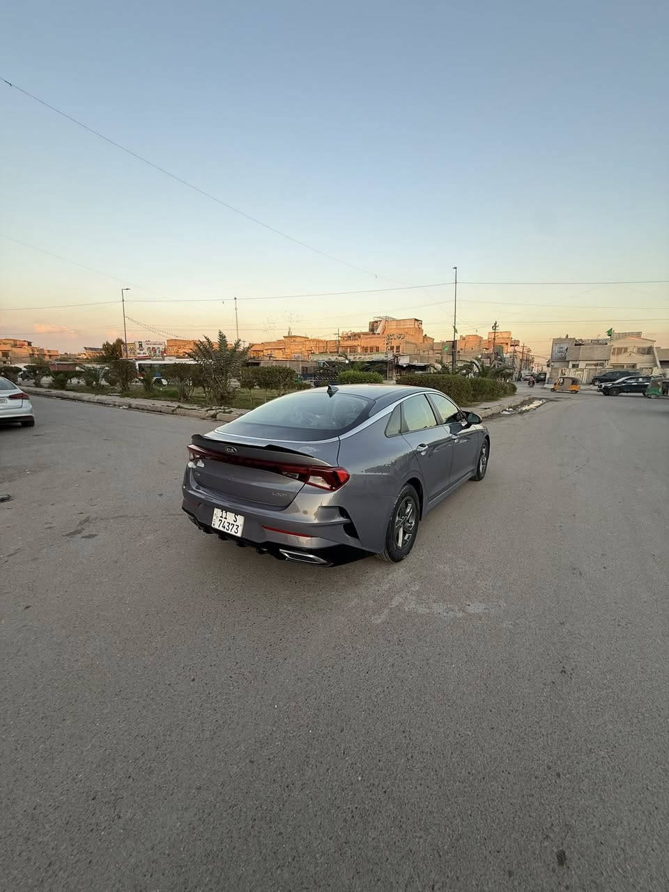 🌹🌹تحية طيبة🌹🌹
كي فايف 2021 امريكي 
حادث امريكا جاملغ خلفي وحافة الجنطة 
بدون ايرباك شاصي لغد مكفول 
صابغين جاملغين وجنطة وباب ملاون بدون دواخل
مواصفات 
بصمة تشغيل / هاند بريك بصمة / مود درايف 
رادات / تحديد مسار 
محرك 1600 تيربو 
كير محرك مكفول 
العسر اكتب رقم واحد او اتصل 
عنواني بغداد معارض الكريعات
***********
