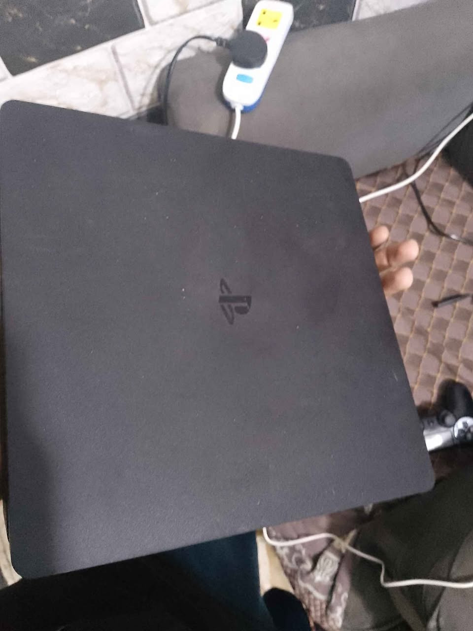 Ps4 كامل 
مهكر بي 5 ألعاب 
مكاني مدينة الصدر 
رقمي ***********
السعر 350 بغداد, العراق
