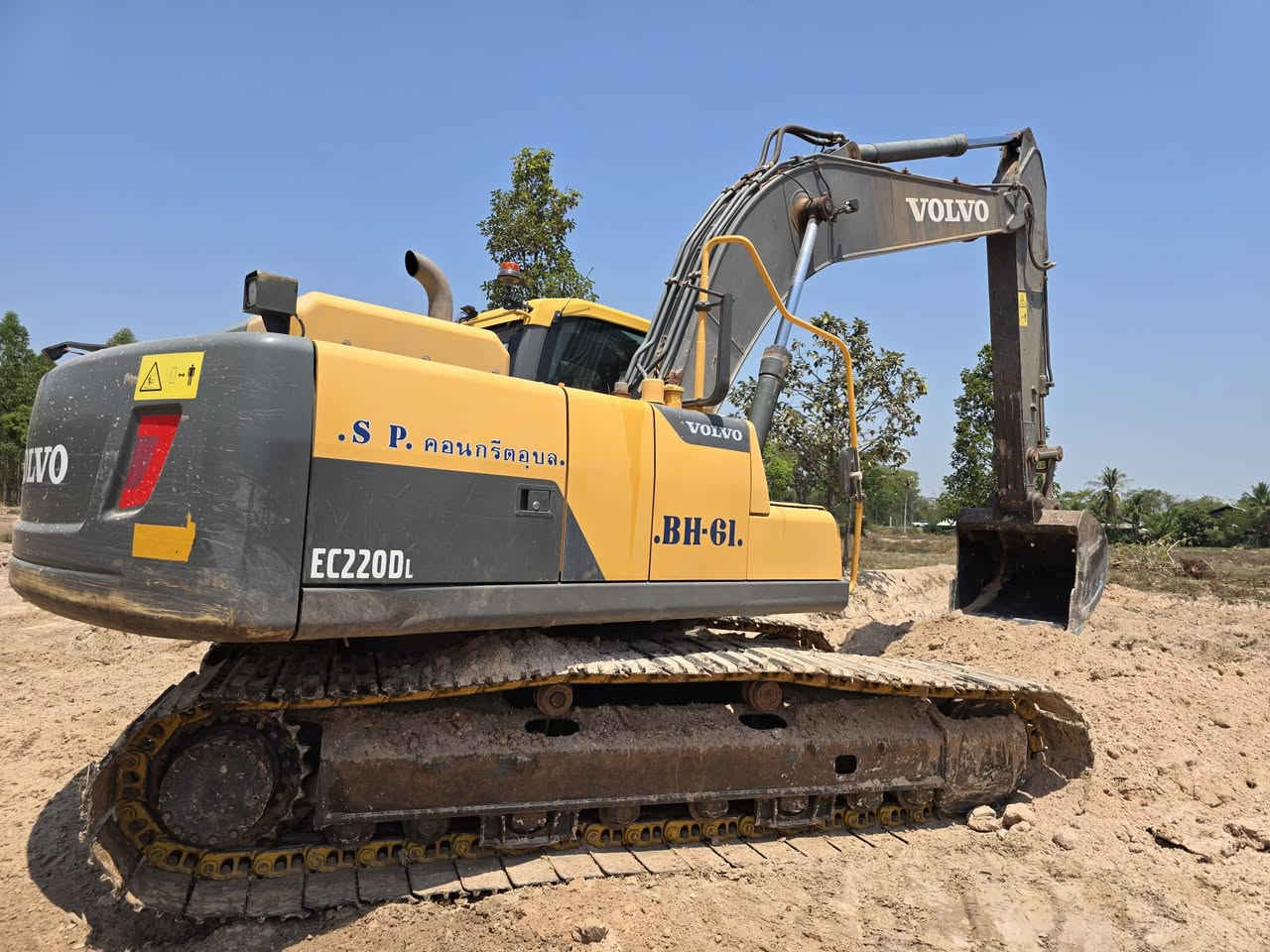 Volvo EC210D X 4 units , Volvo EC210DL X 3 units CAT 140AG

Export from Thailand 
Whatsapp 077 989 4112


**إذا كنت صاحب هذا الإعلان وتريد حذفه لأي سبب، رجاءا أرسل رسالة إلى الدعم الفني**