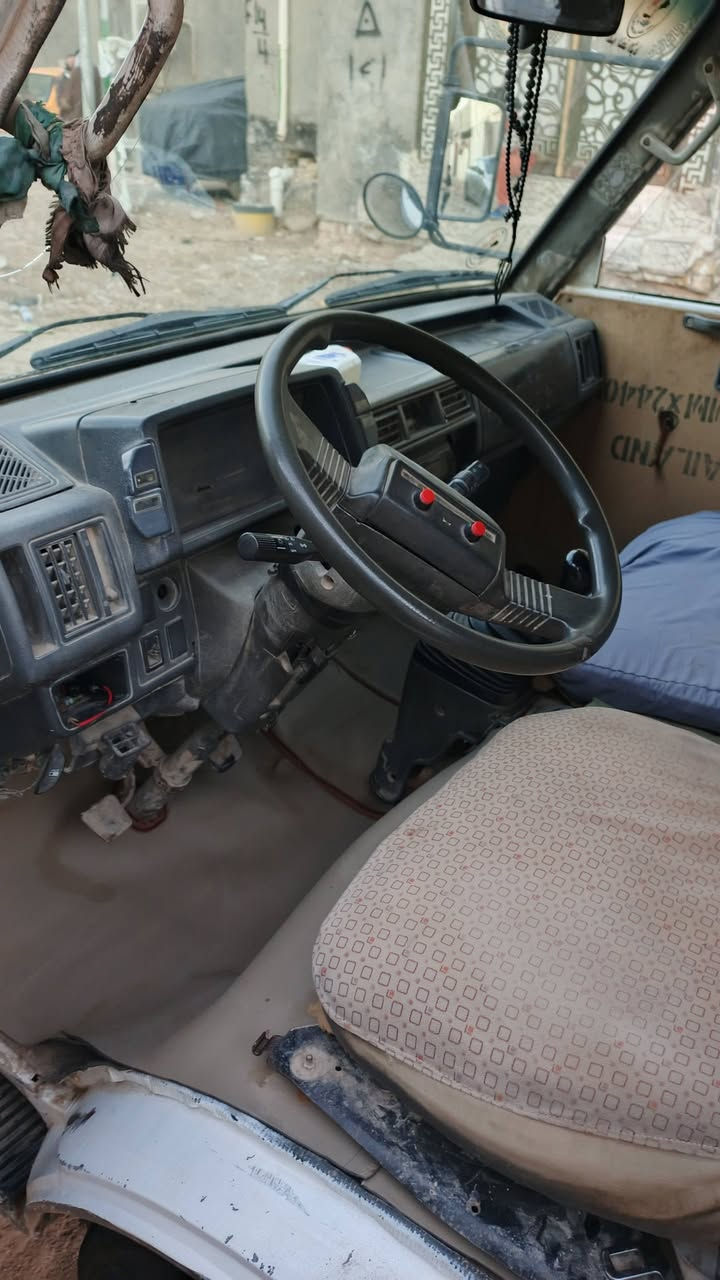 السلام عليكم كيه ماصدا للبيع م91مكينه وكير واكسل حداديه تخم تاير كاعيه جديده داخله نضيف كهربائياة شغاله سنويه صاقطه ب21 جوم حديد ابيع السعر 27وبيه مجال مكاني دوانيه ***********
