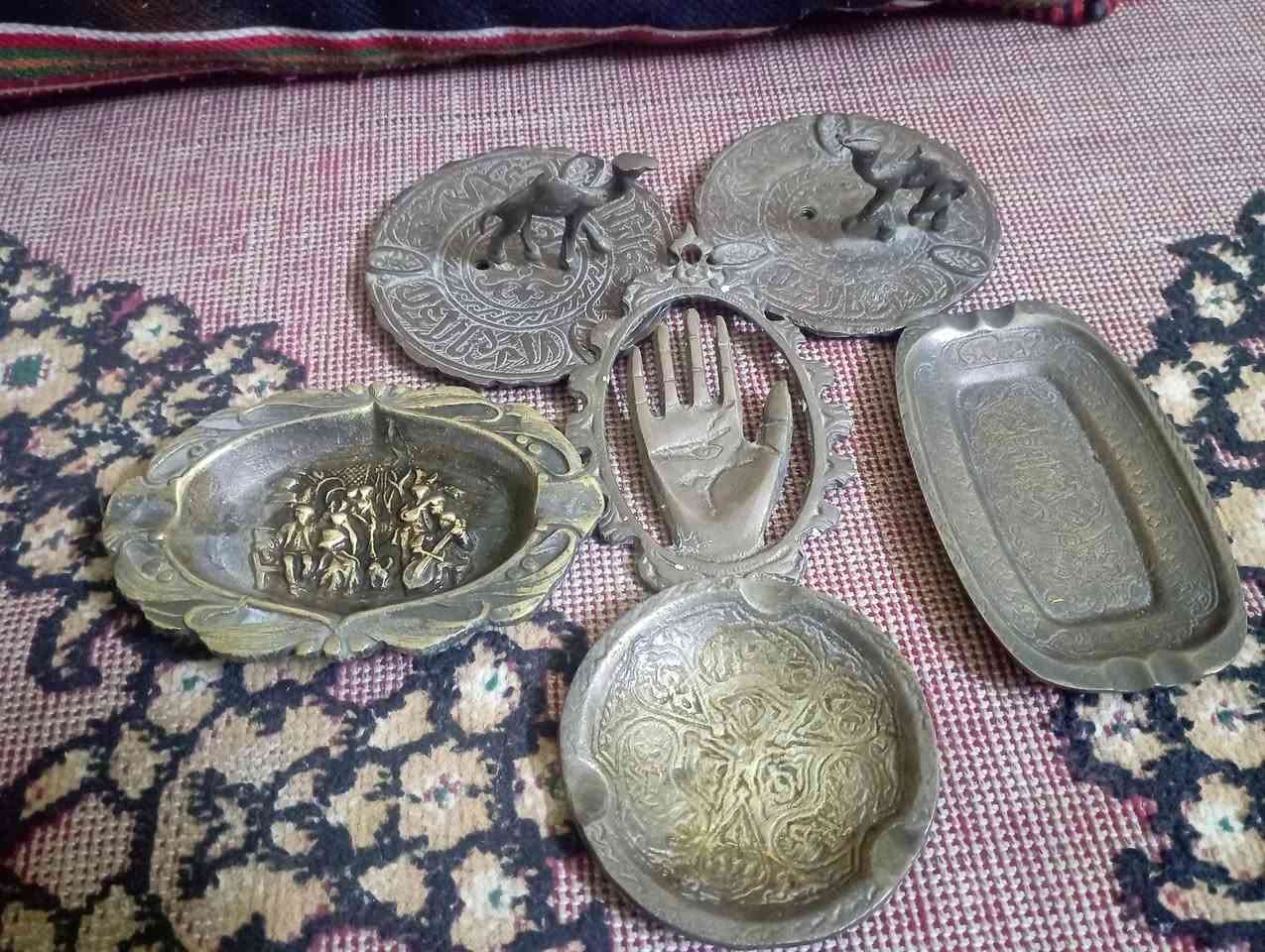 السلام عليكم..
متوفر عندي هاي القطع النحاسية والتحفيات التراثية (مثل ما موضح بالصور)


**إذا كنت صاحب هذا الإعلان وتريد حذفه لأي سبب، رجاءا أرسل رسالة إلى الدعم الفني**