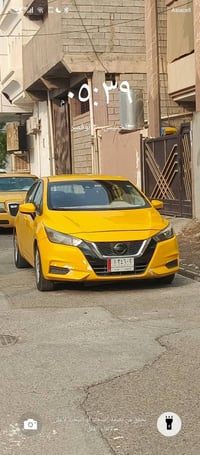 نيسان فيرسا للبيع موديل 2020  السياره تكسي ضررها جاملغ معدل والبنيد   ...