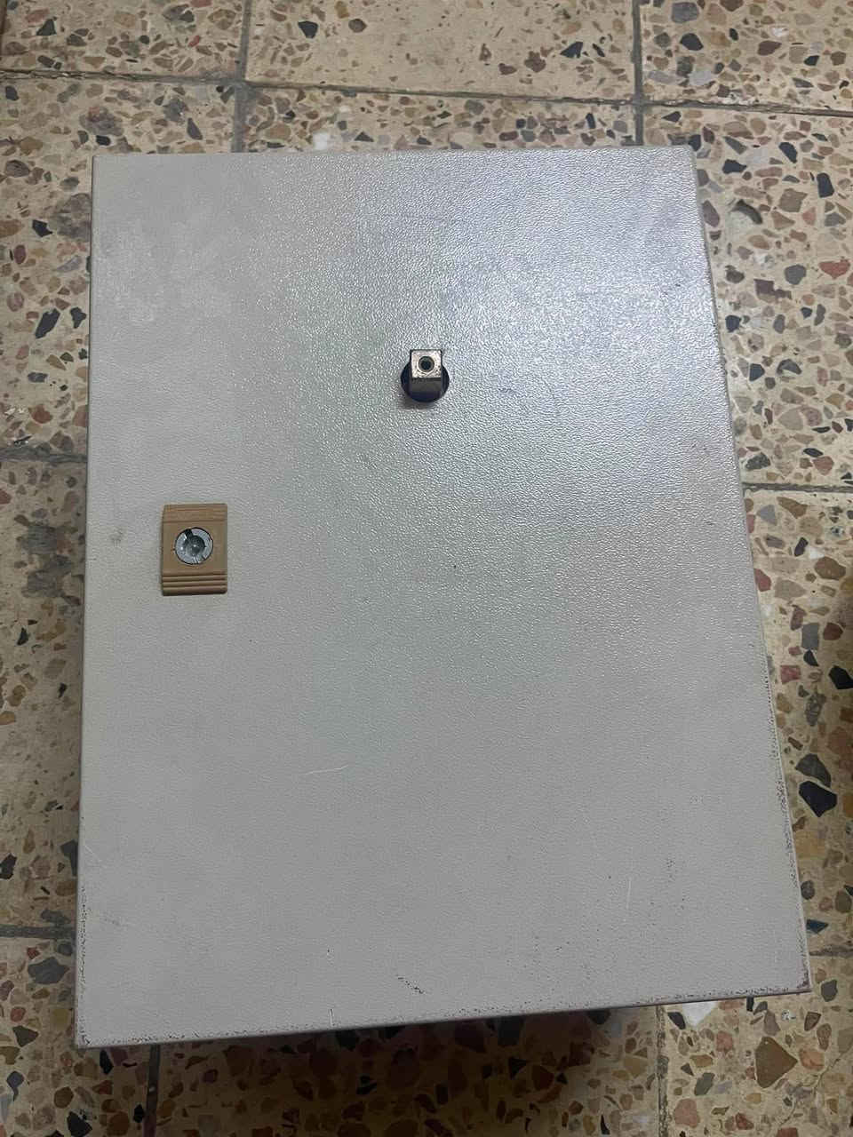 جنج افر هندي صنع ١.٢٥ امبير   اخوجديد 
جنج  افر هندي  صنع ٢٤٠ امبير اخوجديد 
 للإستفسار تفضل خاص وتدلل خدمة توصيل بغداد والمحافظات متوفرة


**إذا كنت صاحب هذا الإعلان وتريد حذفه لأي سبب، رجاءا أرسل رسالة إلى الدعم الفني**