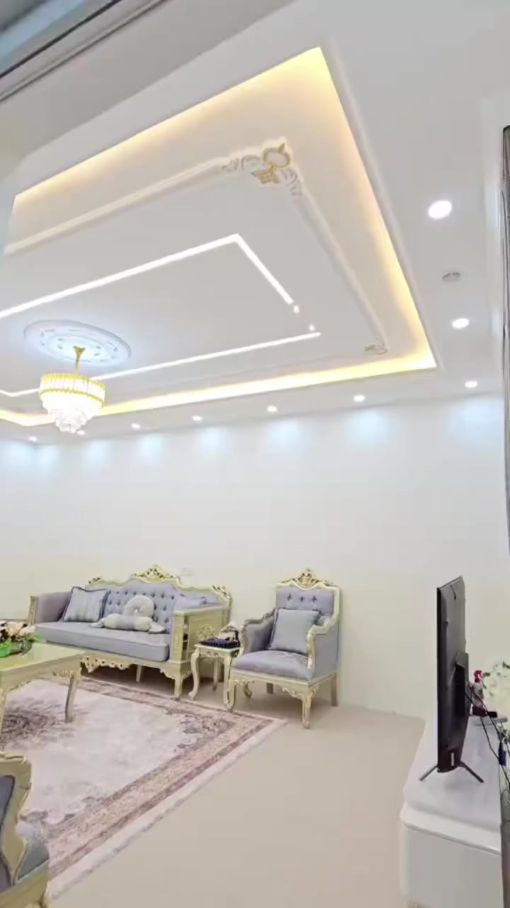 محمد عباس الديكورات الحديثه مصمم💻 ومنفذ جميع الديكورات  🔨وترميم المنازل🏠 الداخليةوالخارجيه جبس بورد واجيات فوم الصباغ داخلي و خارجي الحديثه بحدث الموديلات التصميم حسب الطلب الزبون الحيب تواصل مع الرقام ***********📞
