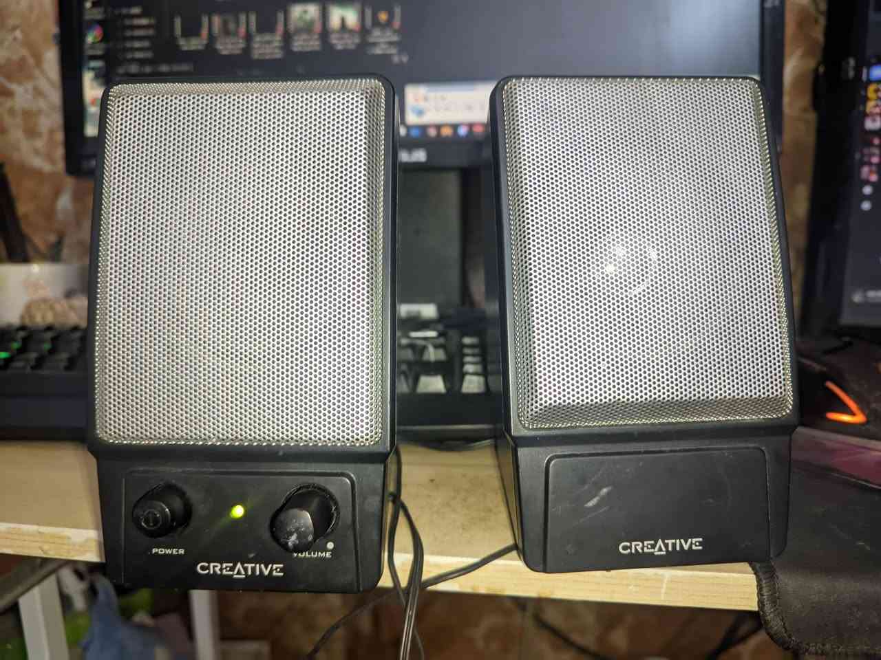 متوفر 💚
سماعات كرييتف ،، 
ملاحظة مهمة السماعة الثانية تم اصلاحها وتبديلها من الداخل لكن صوتهم جدا عالي 
السعر ١٦ الف مع التوصيل


**إذا كنت صاحب هذا الإعلان وتريد حذفه لأي سبب، رجاءا أرسل رسالة إلى الدعم الفني**