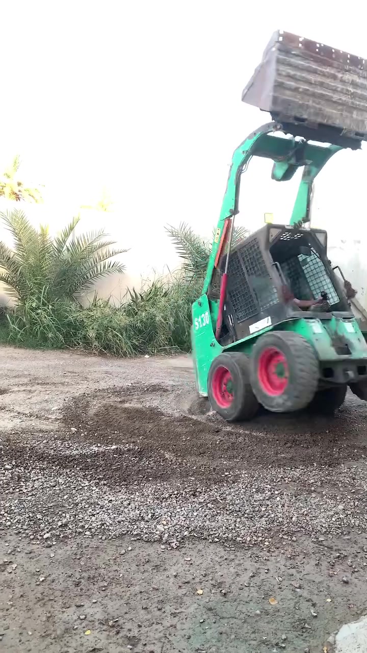للبيع شفل بوبكات موديل 2000 حجم 130s رقم سنوية محرك كابوتة مستخدم قليل كهربائيات كلهة شغاله مابي اي نقص سعر (90)وبي مجال مكان ديالى المنصوريه/(***********)
