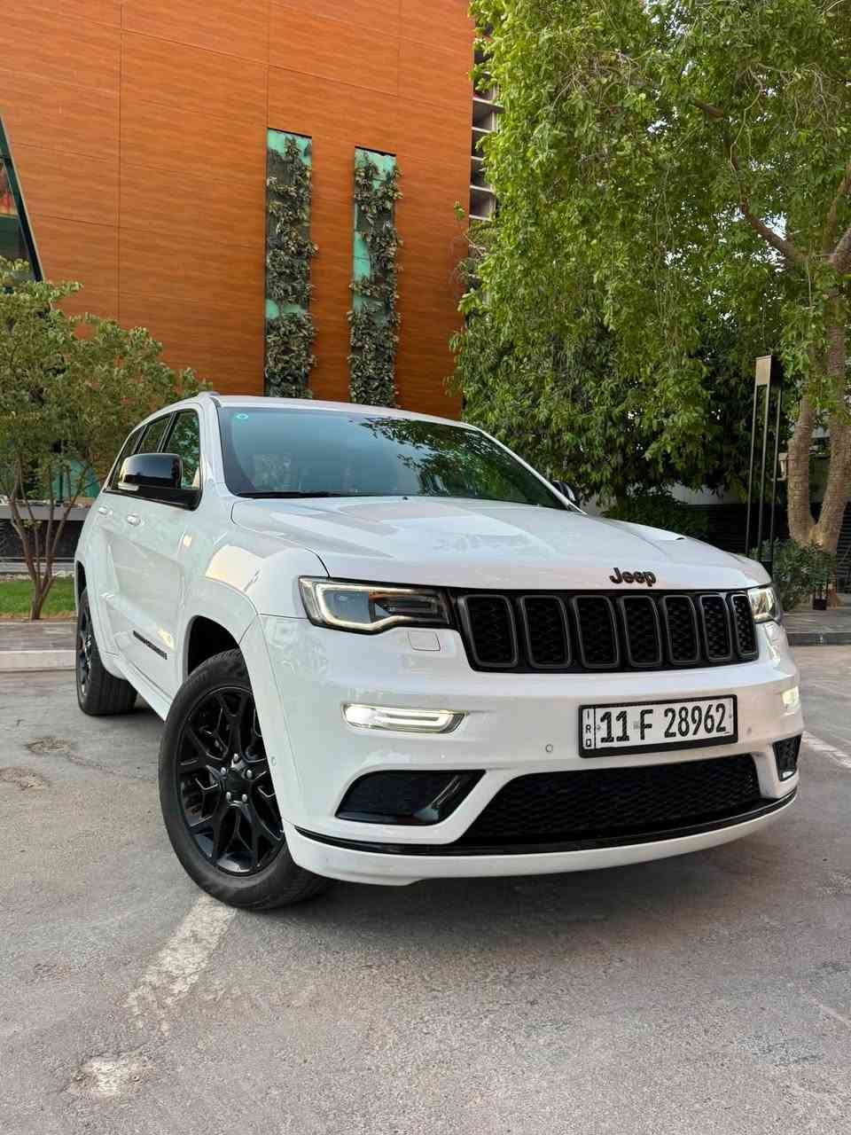جيب  S  موديل 2021 ( خـليـجـي )
وكالة هارلم  
 داخل جلد اسود

(سعرها مناسب 🔥) 
السعر : $308 بي مجاال بسيط

العنوان : بغداد - حي الجامعة
رقم الهاتف : ***********

فول مواصفات  
(خليجي) . وكاله هارلم
‏‎المحرك : V6.  3.6L .
ماشيه  43 الف مايل

فول مواصفات 1/1 
داخل احمر واسود

- بصمة
- بصمة ابواب
- رادار جانبي
- حساسات 360
- بانوراما
- كشنات جلد
- تشغيل عن بعد
- صندوك كهرباء
- سستم صوت
- خزن كشنات
- كشنات تدفئة 
- تدفئة ستيرن
- وباقي مواصفات الs المعروفة

📍رقم بغداد الجديد  
📍ملاحظه سياره جديدة جدا بدون اي نقصق

بيها صبغ دعاميه اماميه ومكان بارد بسيط فقط 
السياره حلوه وجاهزه مبيها مصرف
