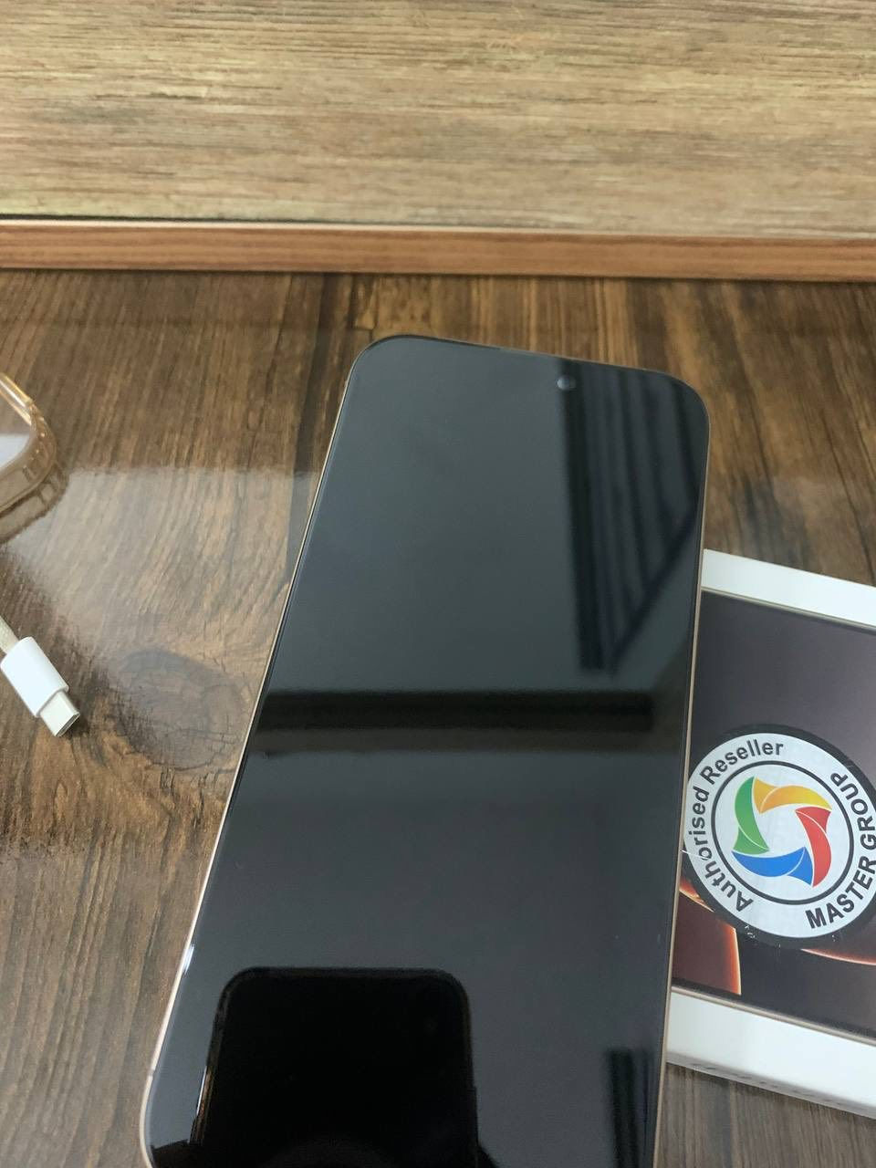 ذاكرة 256 بطارية 98 عدد الشحنات 267 شحنة نضافة 100‎%‎ كامل ملحقات كارتون وكيبل وكفر ولاصق شاشة وحماية كامرة ماستر عربي شري اوسط بعده بالضمان العنوان البصرة حي الأصدقااء الرابعة استفسار ***********
السعر 1325 بي مجال قليل
