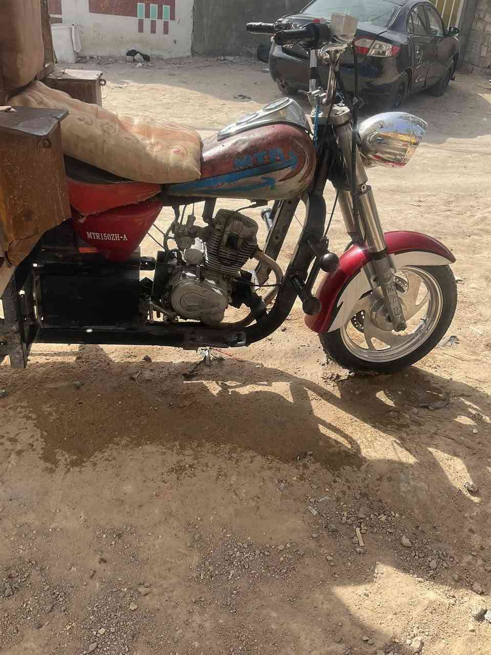 سلام عليكم
ستوته 2009

بيه خياس شويه بل حصير

رقم اسود سنويه ضايعه ومسوي بيه بلاغ 

دراجه اكفلك عن سرقه ول عشاير 

***********
