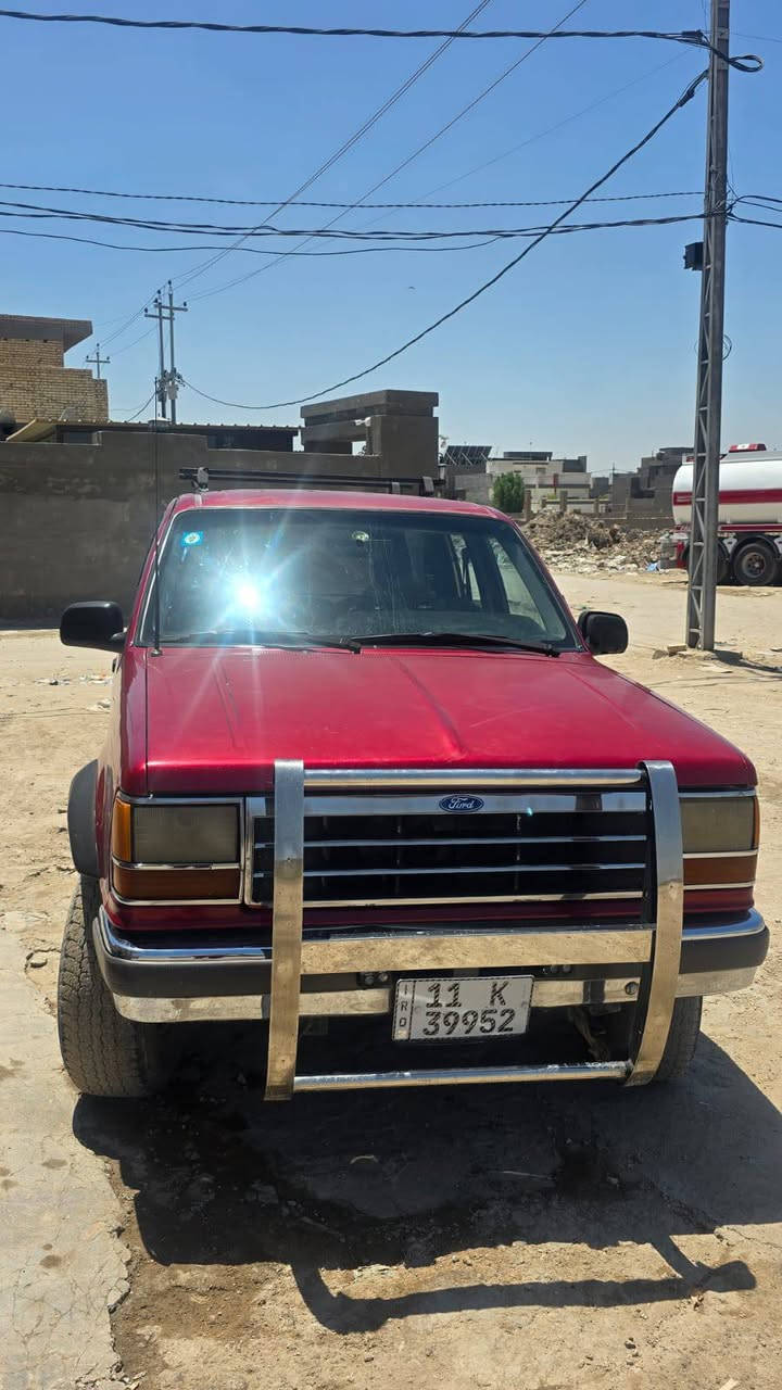 السلام عليكم 
سياره فورت اكس بلاور  
موديل 96 
الرقم بغداد دولي تحويل ملكيه ثاني يوم والسنويه مشروع وطني 
مكفوله كير حداديه ومكينه وتبريد السياره كفاله عامه .. وإذا اكو مراوس هم اراوس بسياره ثانيه 

السعر 40 وبيها مجال بسيط 

الرقم ***********
