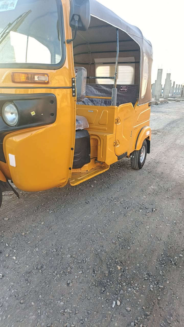 السلام عليكم تكتك للبيع موديل 22 شهر 9رقم  وسنويه تحويل ثاني يوم كفاله
عامه العنوان بغداد ***********
