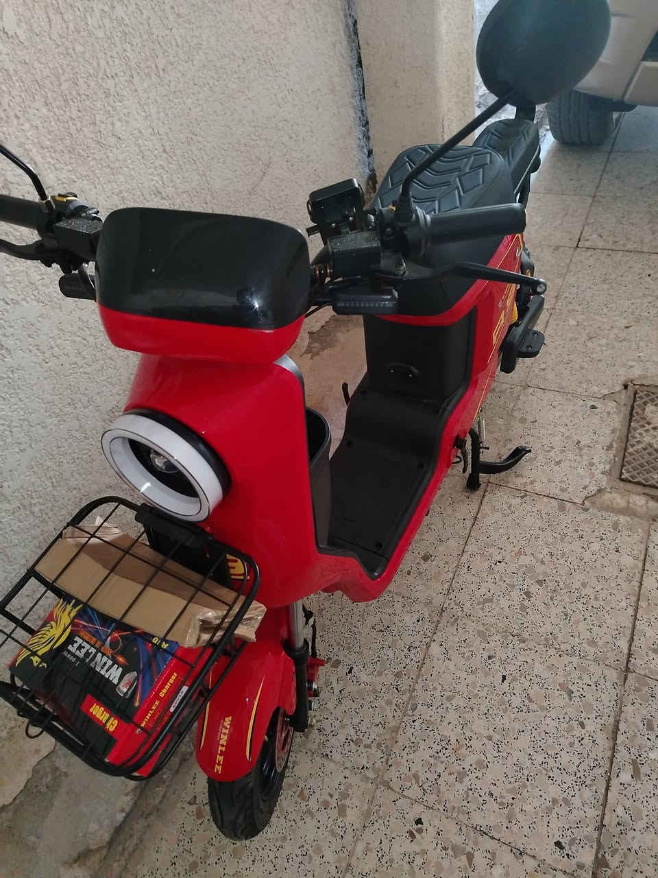 السلام عليكم
دراجه شحن R9 جديده زيرووو موديل ٢٦ فول مواصفات  مامستعمله ابدا للبيع السعر ٥٢٥ العنوان ديالي سيف سعد هاتف ***********

