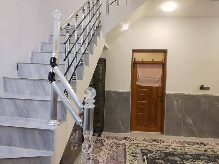 يا الله  
اللهم صل على محمد وال محمد 
بيت زراعي 100م بسديناويه قرب مدرسة صفي الدين 
طابقين يحتوي الطابق الأول غرفه صاله إستقبال مطبخ صحيات 
طابق ثاني غرفة نضام سويت وصاله 
بناء درجة اولى طابوك كونكريت 
كافة الخدمات ماء مجاري كهرباء 
السعر 73 وبيه مجال الإستفسار أكثر الإتصال 
                  ***********
