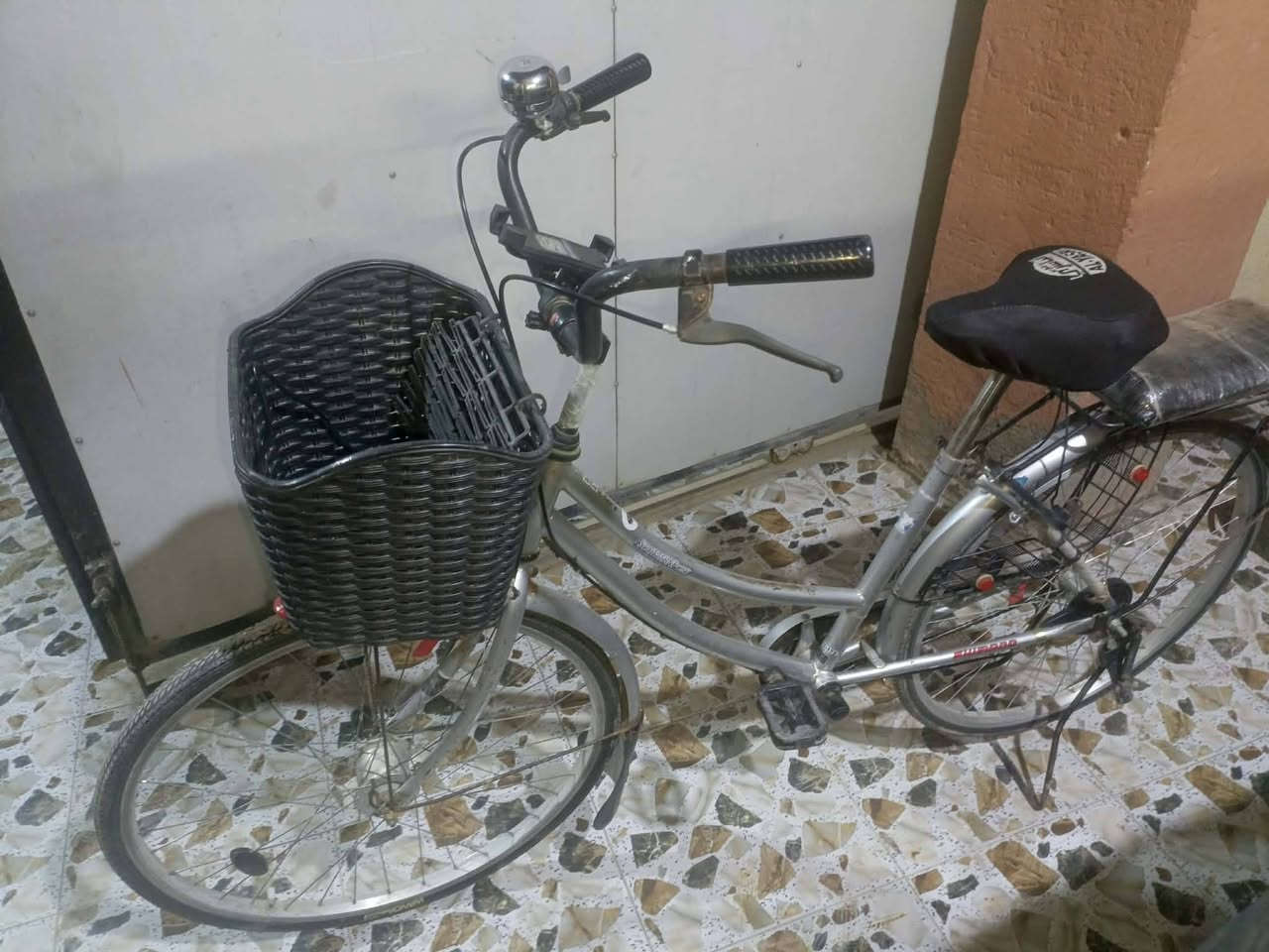 للبيع حجم 26 نضيف حساس سعرة 75 و بي مجال بسيط مكاني الخالص حي المجتبى 
‏‪***********‬‏
