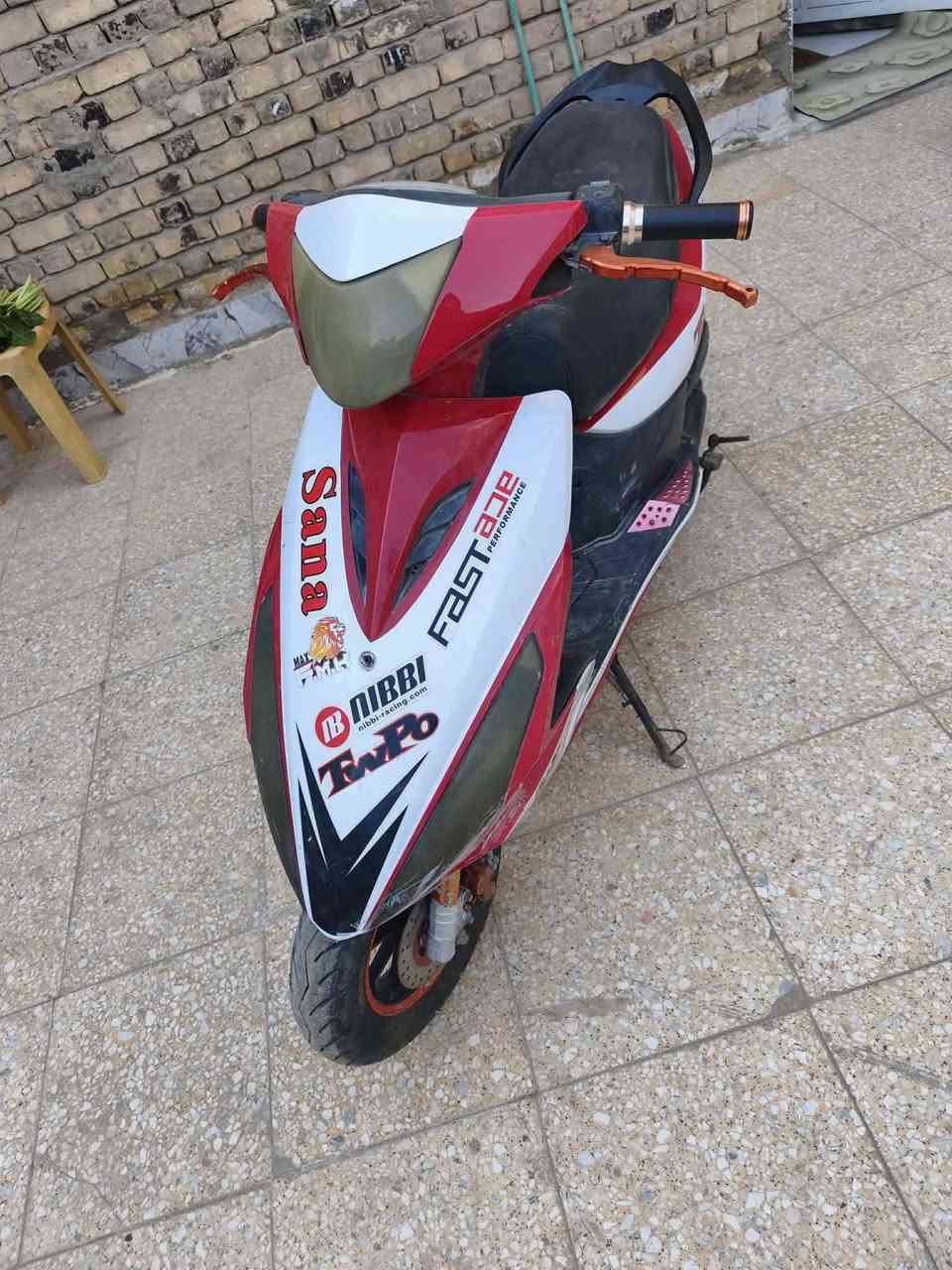 دراجه ماكس مضلع شغاله اخت الجديده ام بي اثري منه وبيه شغال بصمه سويج نسختين مكاتبه بيهه من الوكيل 

سعر  ٢٢٥

***********
