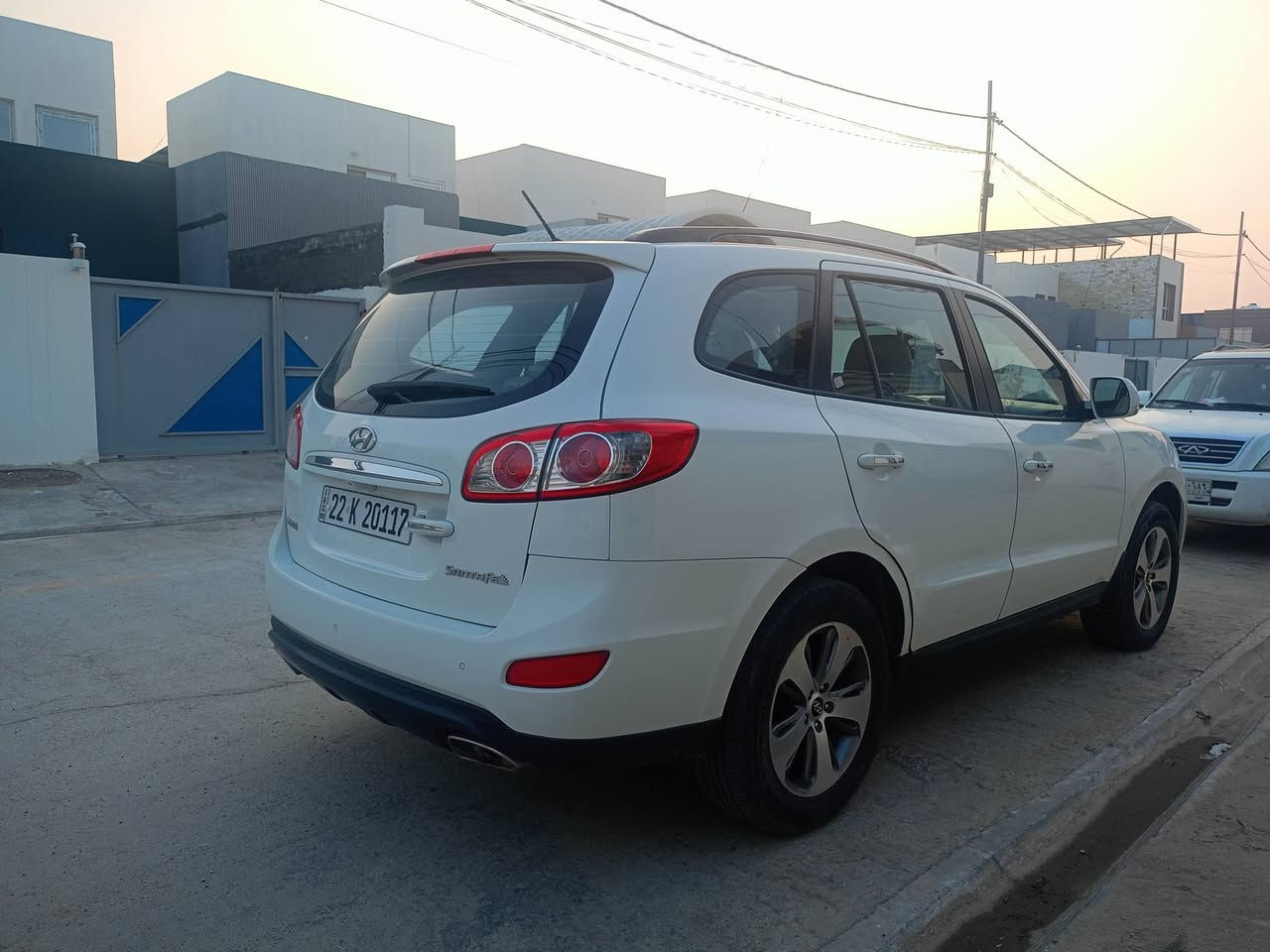 السلام عليكم ورحمة الله وبركاته
سنتافي موديل 2012  محرك 2400  4 سلندر  رقم انكليزي جديد السعر 148 وبيها مجال 

فول مواصفات (بصمة تشغيل ٫ بصمة فتح ابواب ٫ حساس خلفي ٫ ثلاث قطع تبريد ٫

ثلاجة ٫ 7 راكب , تحكم ستيرن جهتين ٫ فتحة سقف ٫ مري شفط ٫ ثلاث شاشات + كامرة ) .

الضرر ( كفالة من التبديل والصبغ...فقط بارد بالهلال الخلفي عكس السايق + بارد اسفل اللايت الخلفي جهة السايق بالجنطة والجاملغ على كد شبر كل واحد).

للتواصل ***********
النجف الاشرف / حي المعلمين
