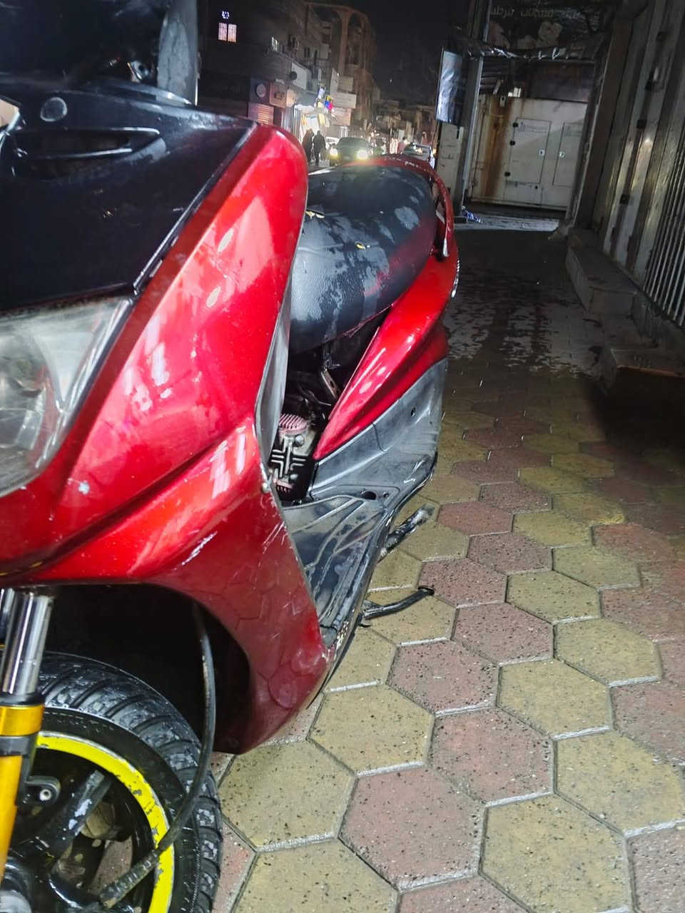 الدراجه متروسه تزويد
1- صدر امامي جمس ذهبي اصلي 
2- فلنجه رياضي 
3- فج برمبو اصلي 
4-يدات بريك رياضي اصليات 
5- مكينه كامله رياضي ممفتوح بيه برغي المكينه 
6-كور صليب 
7- قباقه كور كرزي اصليات 
8-عضمه سكليتر رياضي 
9- يدات بانزين KOSO
10- كلج خلفي WFاصلي رياضي 
11- كلج امامي DY رياضي اصلي 
12- كابريتر قفاز 
13- هاوزن رياضي اصليي 
14- قطره دهن اصليه 
15-صالنصه رياضي اصليه واقيه كاربون فايبر اصليه 
16-ويل يضوي بل ضلمه 
17-معدل فوك ال120 واكثر 
18- لايت امامي شغال 
19- اشاير امامي خلفي شغالات 
20- بك لايت خلفي شغال 
21-فراك ذهبي رياضي اصلي 
22- لون مميز 
مكاني بغداد *********** السعر 950 وبيه مجال دراجه مال جناي مو بياع شراي نقصه قبق شوته فقط
