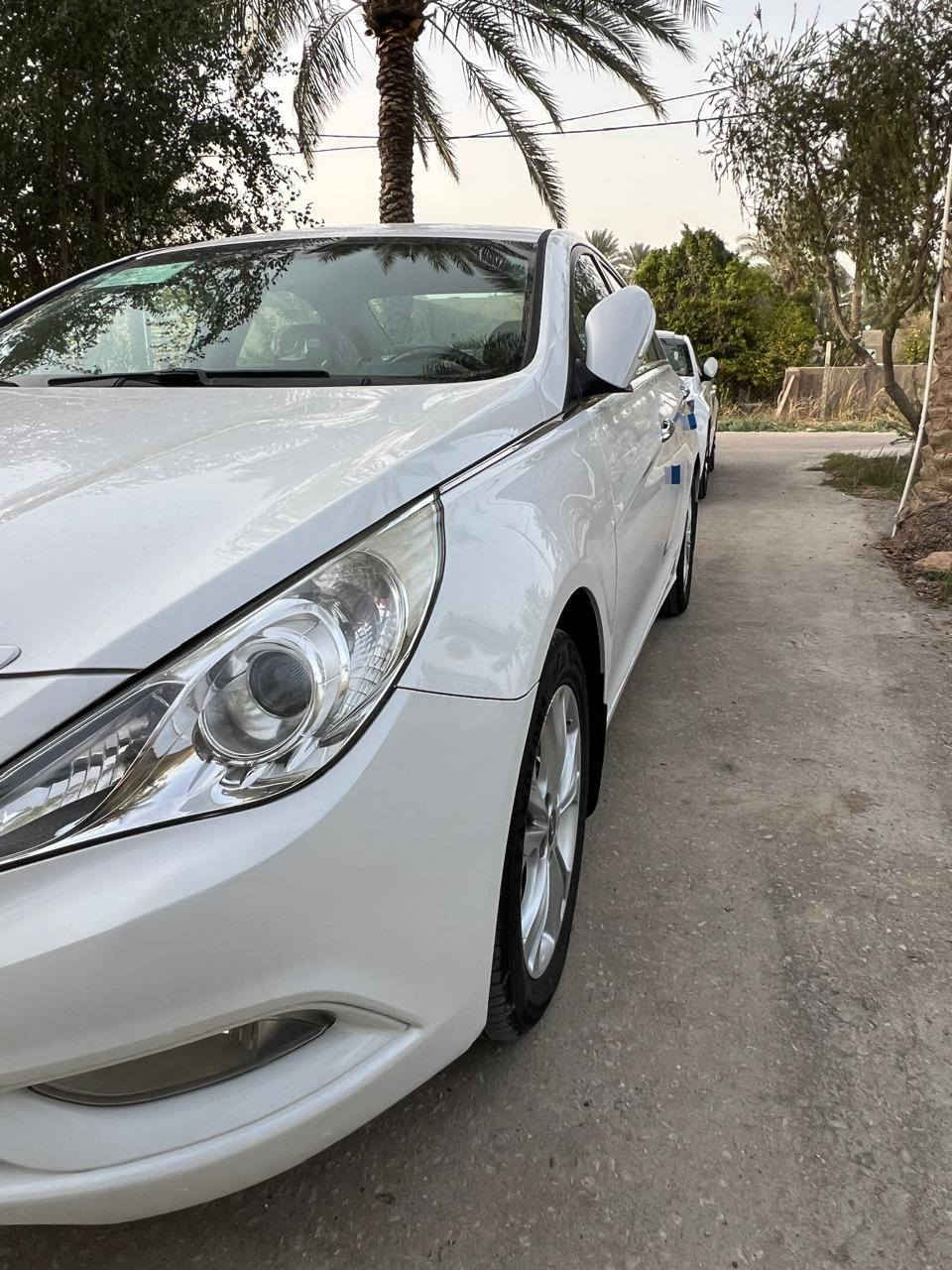 السلام عليكم للبيع سوناتا ٢٠١٣ خليجي الشركه العامه كفاله من كلشي ماشيه ٦٨ حقيقي رقم بغداد باسمي 
ملاحظه السياره على أيد وحده ومتروكه سابقا 
***********
