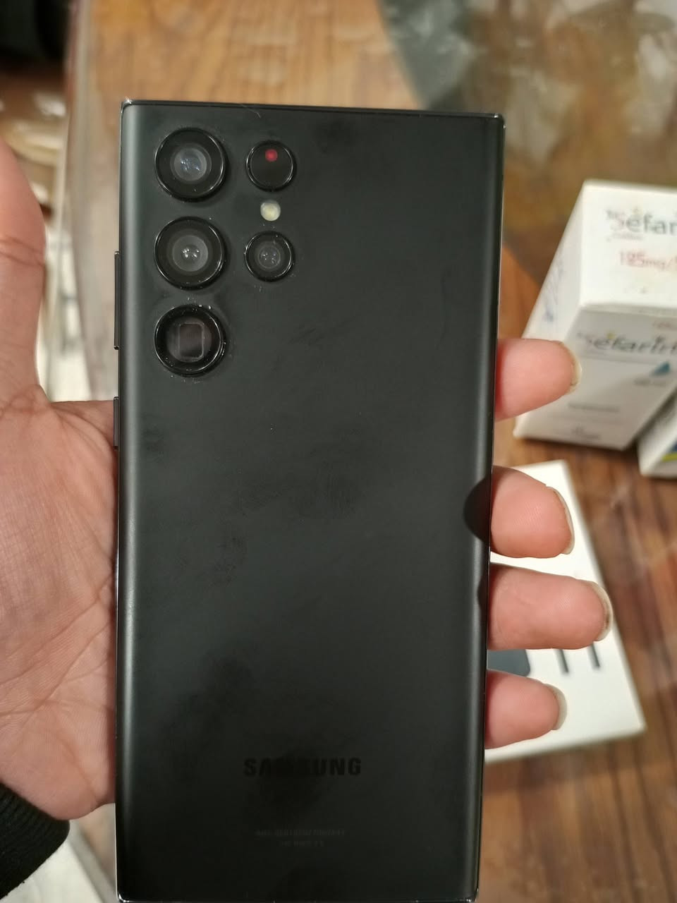 سلام عليكم عندي جاهز سامسونغ s22الترا ذاكره 128 عشوائيه 8 دبل سيمكارت جهاز جديد ويه شاحنه اصليه  اعدادات عربيه سعر 580 بيه مجال بسيط جهاز نضيف ما مفتوح كارتونه غراض كامله مكاني بغداد البنوك رقمي ***********
