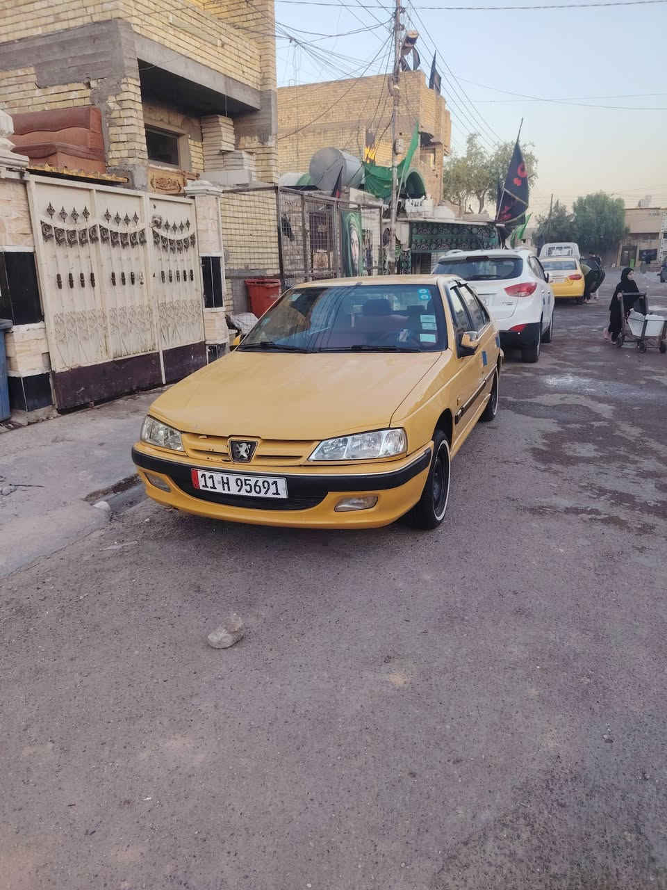 بيجو بارص موديل ١٥ محرك كير تبريد صدر أمامي خلفي تخم تاير خير من الله السياره جاهزه بيه طخه بخشم البنيد كد شبر  وبيه يم البك ليت شويه صبق مكان السياره بغداد حي النصر قرب العبيدي *********** السعر ٤٠ وبيه مجال بصيط
