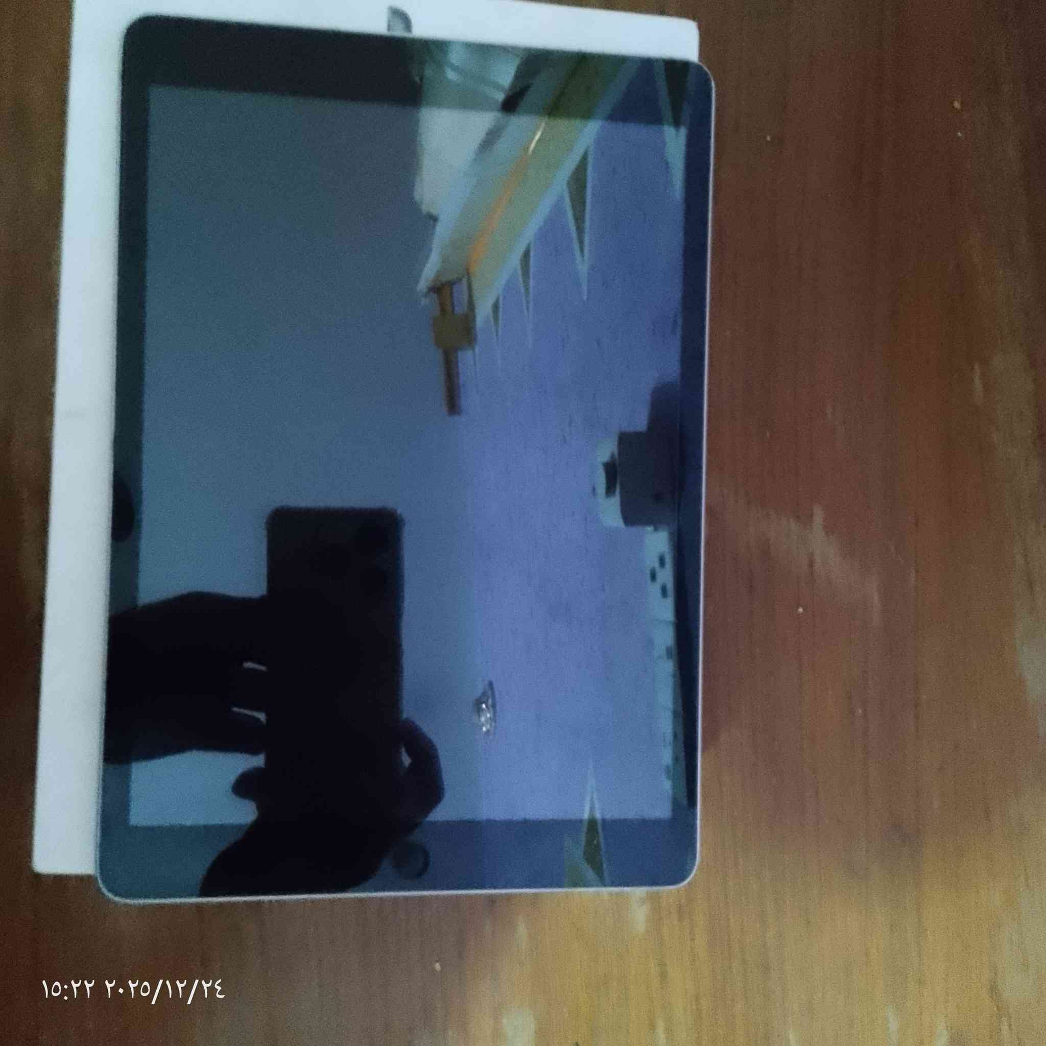 ايباد 9 ذاكره 64 كامل ملاحقات السعر 160 كلشي ما بيه  فقط الدكمه طامسه وتشتغل  ‏‪***********‬‏
