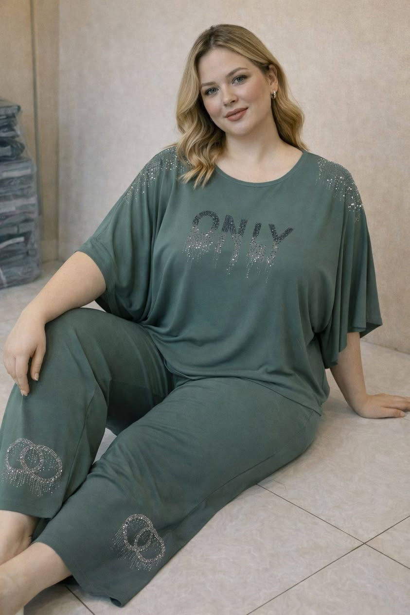 تراك نسائي 
فانيلة مريب 
يلبس من وزن 45 الئ 95
عنوان سبع البور شارع سوداني كوزمتك رنوش
توصيل جميع محفظات العراق 
حجز وتساب ***********
