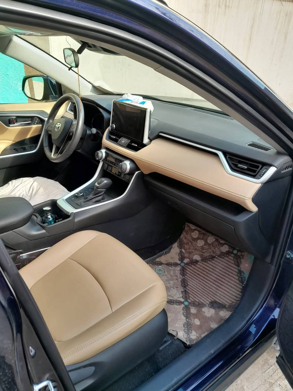 السلام عليكم راف فور موديل ٢٠٢٣ هايبرد بانزين السيارة فووول مواصفات حادثه دعاميه أماميه فقط اي صبغ ماكو دخلت للعراق بشهر الثامن 
مكينه كير صدر كله مكفولات 
السيارة بريم ويوجد بيه سونار 
السعر ٢٢٥ وبي مجال بسيط 
حي الجهاد بغداد  
***********
