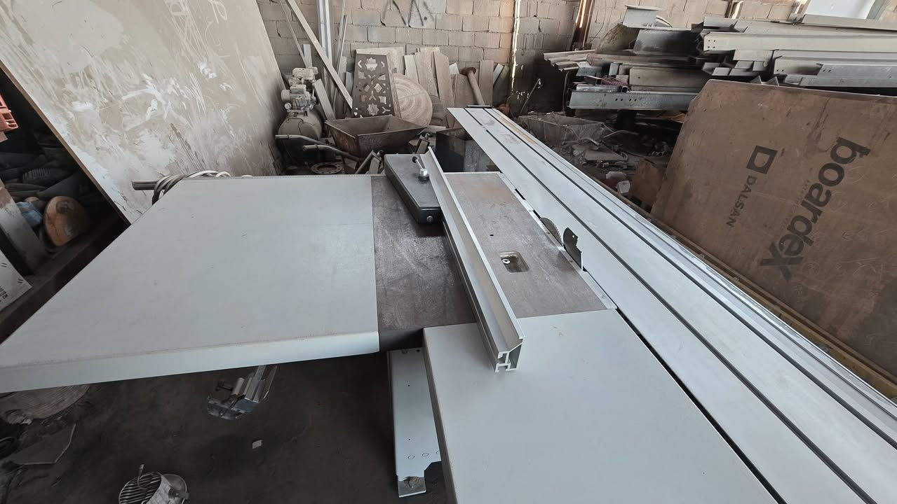 السلام عليكم مكائن mdf  

للبيع مستعمل شي بسيط 

مكان كربلاء للاستفسار ***********
