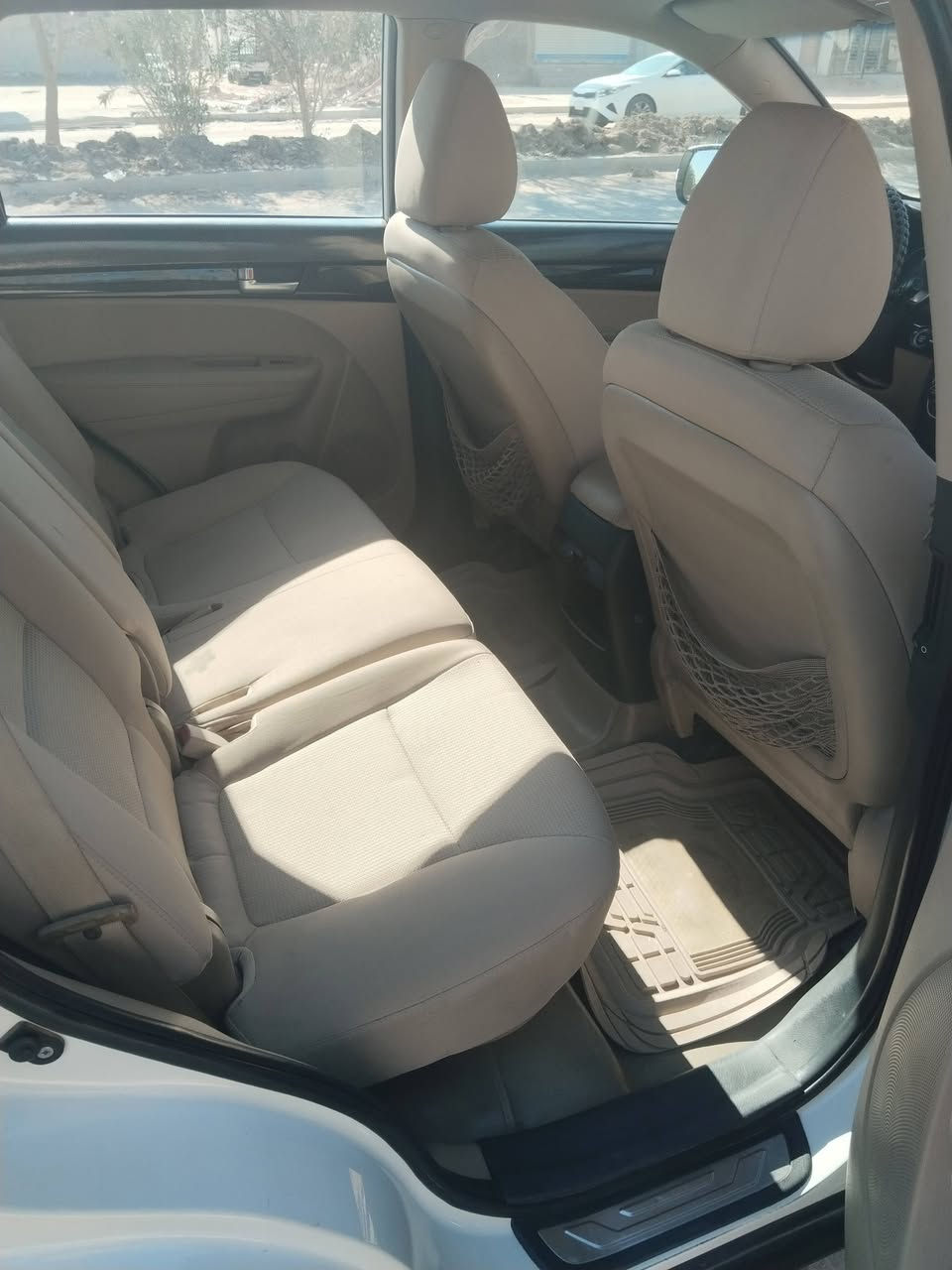 سورنتو للبيع موديل 13 كفاله عامه فول بصمه ماعدا الفتحه الاتصال على ***********
