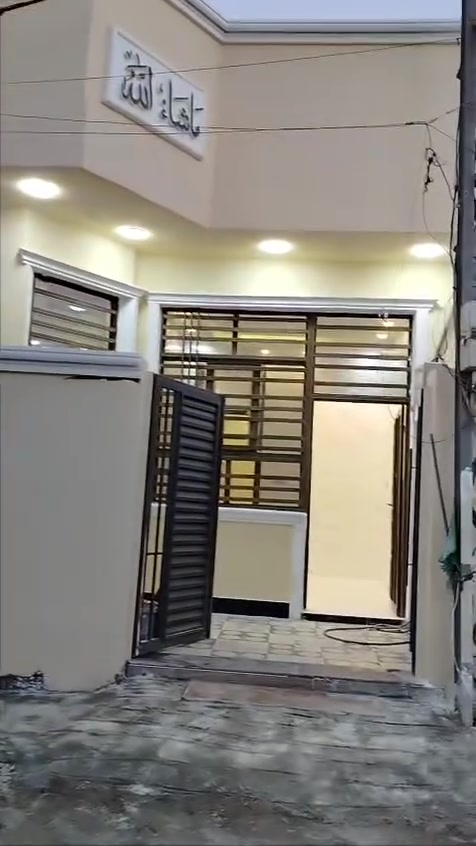 بيت ١٠٠ م زراعي صرف حله نيل قرب مخازن مرجان يبعد عن جسر الجزائر دقيقتين السعر ٦٥ وبي مجال *********** استفسار
