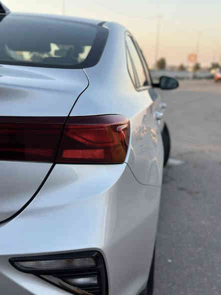 سلام عليكم 
كيا فورتي ٢١ 
حادثها بنيد وجاملغ اصلي شاديلها 
فول تحكمات رادار مانع نزلاغ وكذا
شاصي لغد ايرباك كفاله 
كير محرك خير من الله
سعر ١٣٨ وبيها مجال ***********
