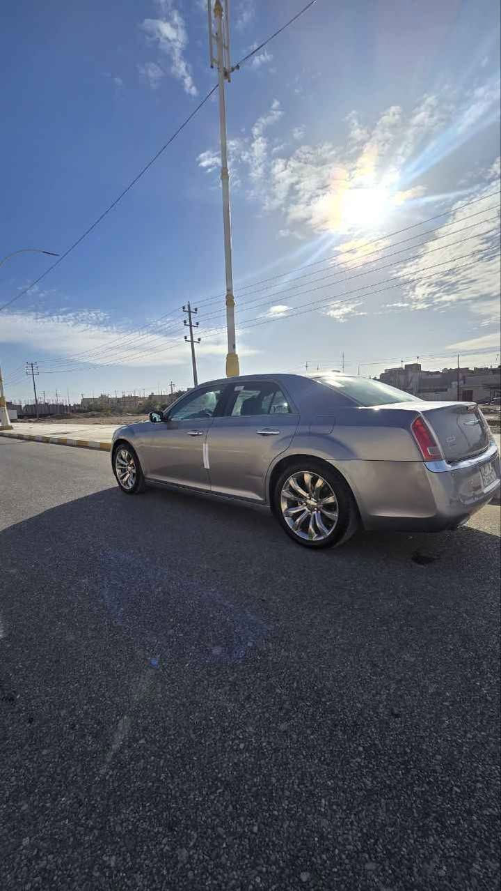 يا الله سلام عليكم أوباما C300 14 اصل 
سياره مال جناي مكينه وكير بالكارتون حداديه قبل سبوعين الله شاهد من الطول لطول منضومه زنون نهار  منضومه تبريد من الطول لطول تخم تاير توني شاده مشط توني مدبله يعني سياره برغي ماناقصها الله شاهد سياره نضيفه جدا وعلى ايدي شرط مكفوله من الزلغ بيها اربع قطع ثنين تبديل واثنين صبغ تبديل باب وبنيد ضربتها ركن عل بنيد وسونارها مرفق  رقم انگليزي هزه وسنويه جديده ل2030 بأسمي السعر 165 مجال جدا قليل مكاني ناصريه قضاء الغراف *********** الشطره, ذي قار
