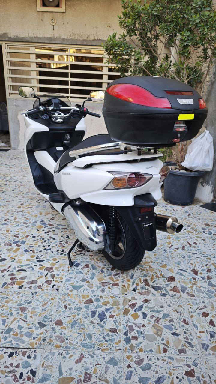 #تـــحفــه_فــنـيـه #رمبه_وكاله
ياالله فورزه MF صفر 10 S7 جديده لوك   نظافة 💯بل 💯  لون مميز ابيض صدفي المواصفات 

7 كير 4 تحويلات +S7   

نظام سبورت +اوتمواتيك  

بصمه +سويج طوارئ 

جنطه يابانيه بلاد 

دبلات نيكل بلاد 

قبق كلجات نيكل بلاد 

تجوه سبايدر نيكل 

حاظن موبايل 📱 

سايد بريك +كلوب جنطه 

ستاند حساس +عدة الشركه  

المسافه المقطوعه 25 الف حقيقي 

الدراجه بحاله الوكاله بعدهه الجناي يتصل ويدلل مكاني بغداد الغزاليه رقم 📱 *********** 

توصيل جميع المحافظات موجود الشماليه والجنوبيه  اخوكم حسام فورزه
