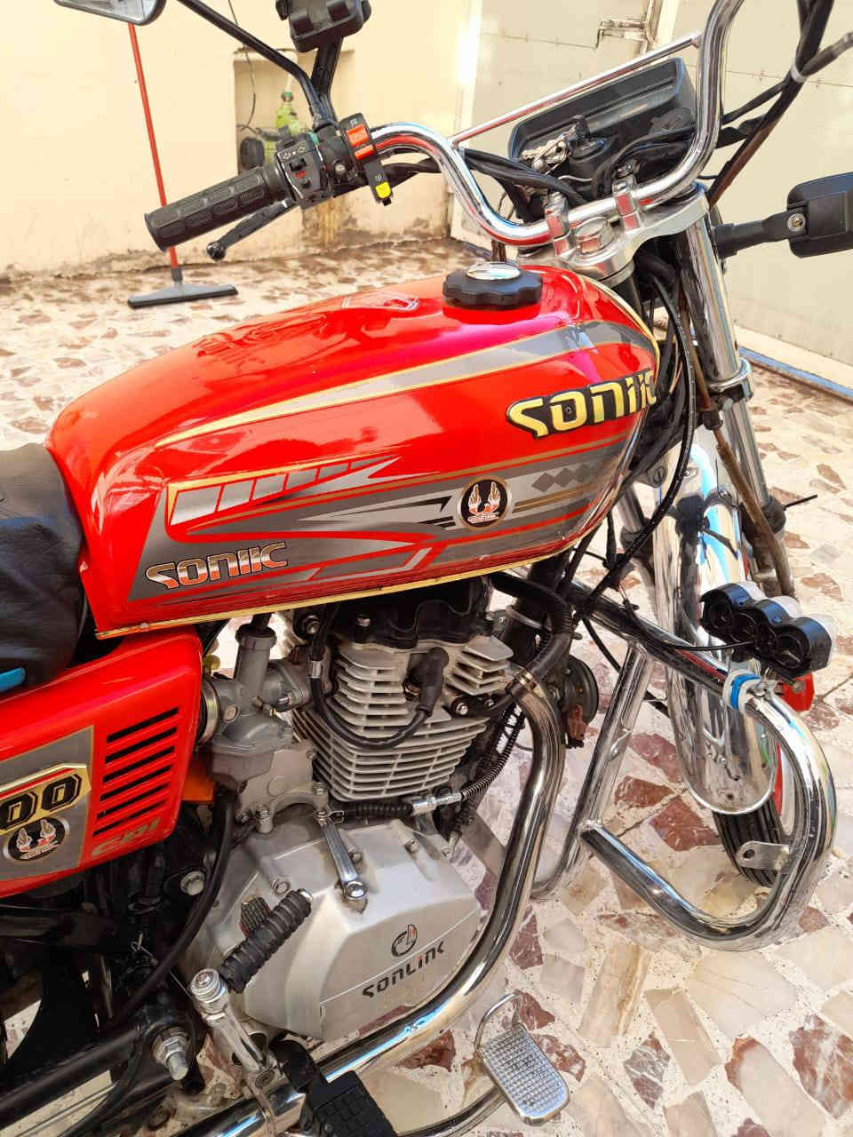 السلام عليكم دراجه سونك خمسه كير مديل 23 دراجه جاهزه كهربائية شغاله دراجه مرقمه دراجه مبدل بيه فقط نمر مال الكير و دراجه نضيفه تجي و شوف
ما متواجد على الفيس فقط 
وتساب ***********

سعره 950
