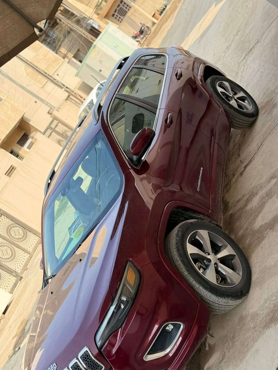 السلام عليكم جيب شيروكي موديل 2021بيه صبغ جاملغ وبنيد بدون دواخل رقم اربيل باسمي
فول مواصفات 
لايت زنون Led
رادار امامي 
ويل كب 
اشاره بالمري 
كشن كهربائي 
كشن جلد 
تحكمات ستيرن 
شاشه كامره خلفيه 
محرك 6سلندر 
ماشي 17الف
***********
السعر 140$وبيه مجال
