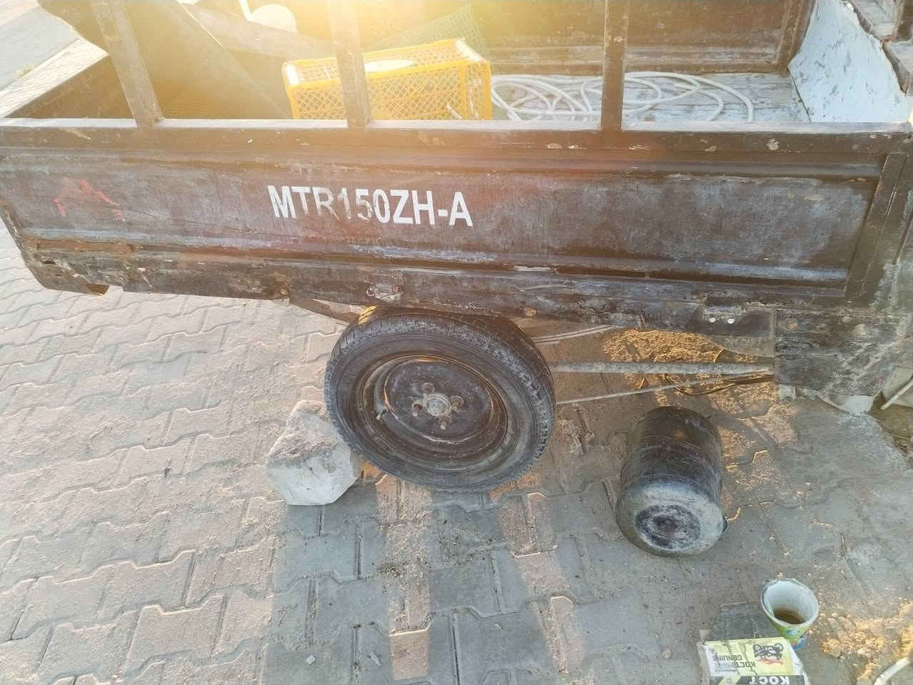 السلام عليكم ستوته كلك شغاله ايع كوم حديد مكينه تبخر وشاصيها بي خياس جوه دوسه الكير مكاني نجف التواصل ***********
