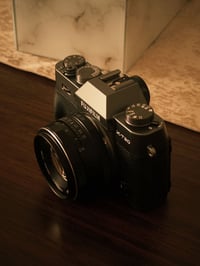 فوجي XT-30 • عدسة 50mm فتحة 2 • ملحقات كاملة